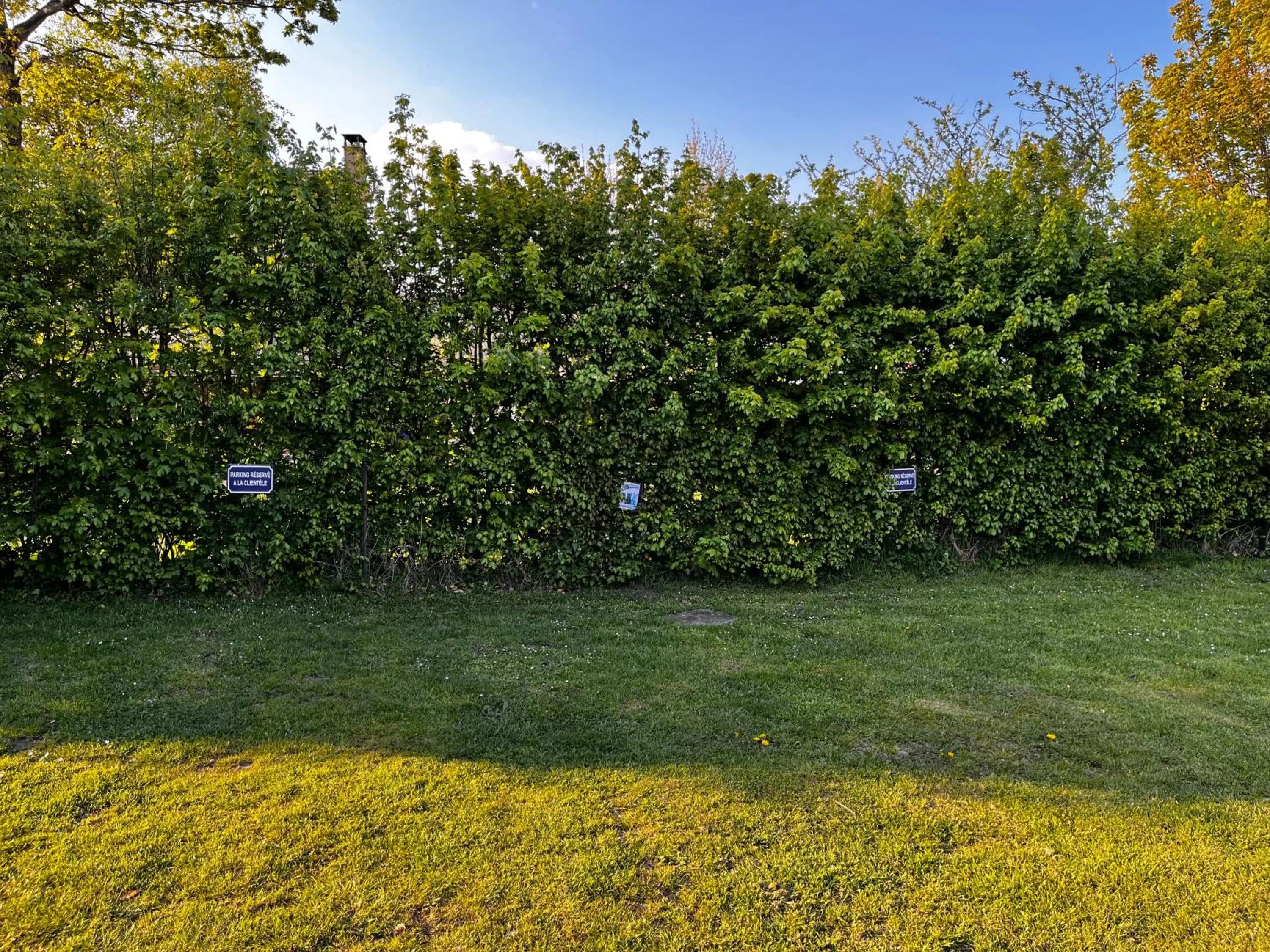 Parking in La Romance et la Romanesque