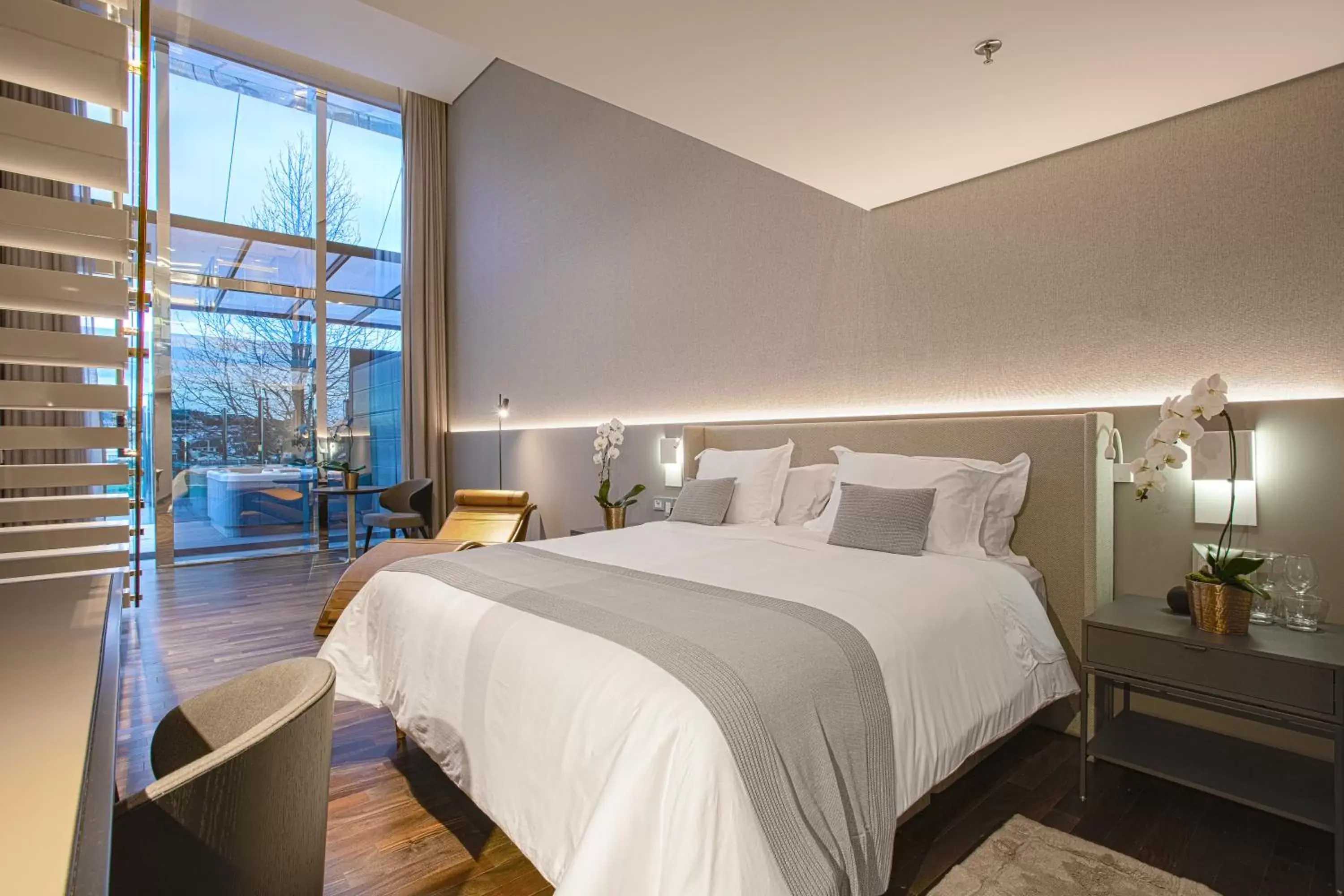 Suite with Hot Tub at the deck - single occupancy in Suryaa Hotel Pinhais, Curio Collection by Hilton Suite with Hot Tub at the deck - single occupancy in Suryaa Hotel Pinhais, Curio Collection by Hilton