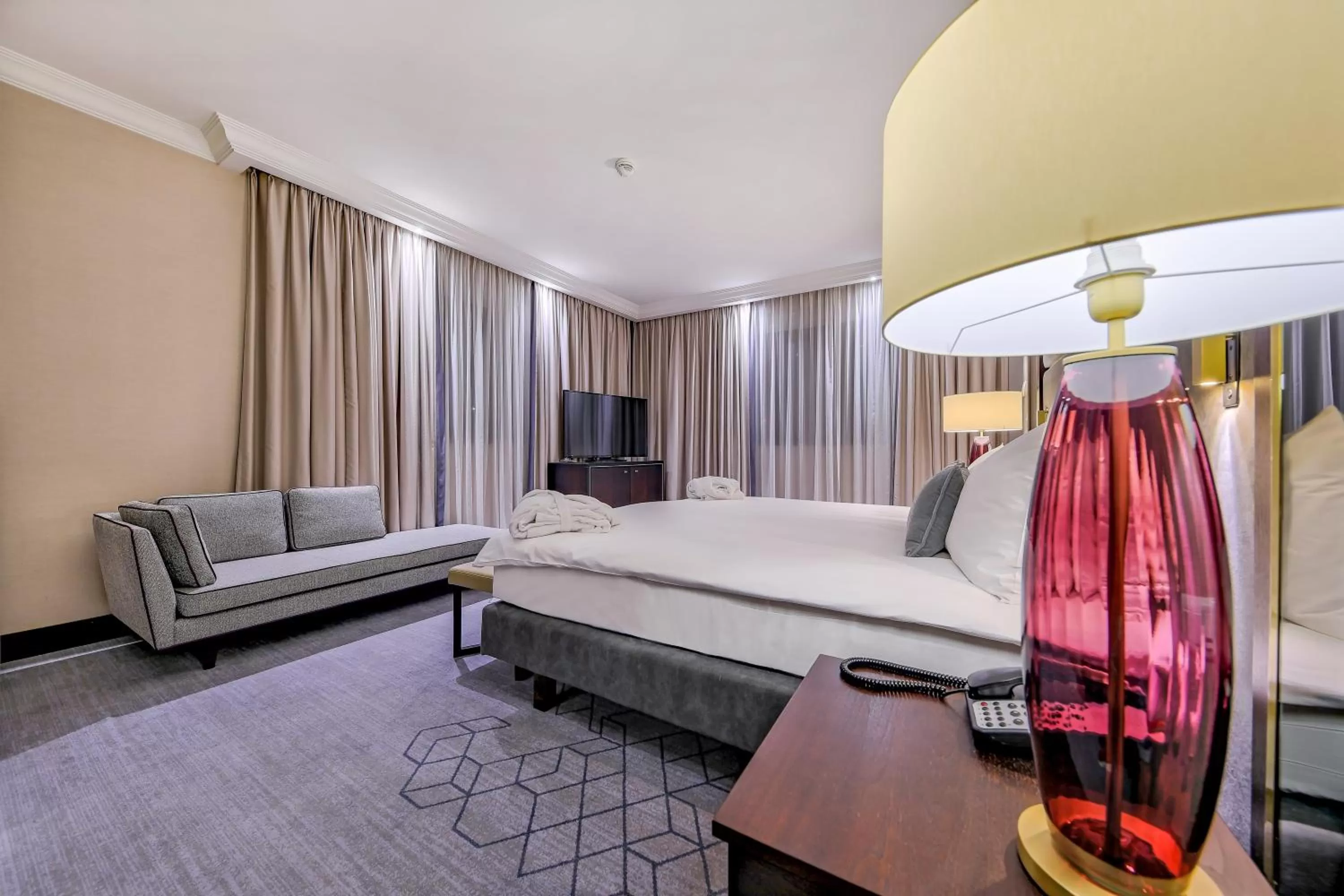 Bedroom, Bed in InterContinental Warszawa by IHG