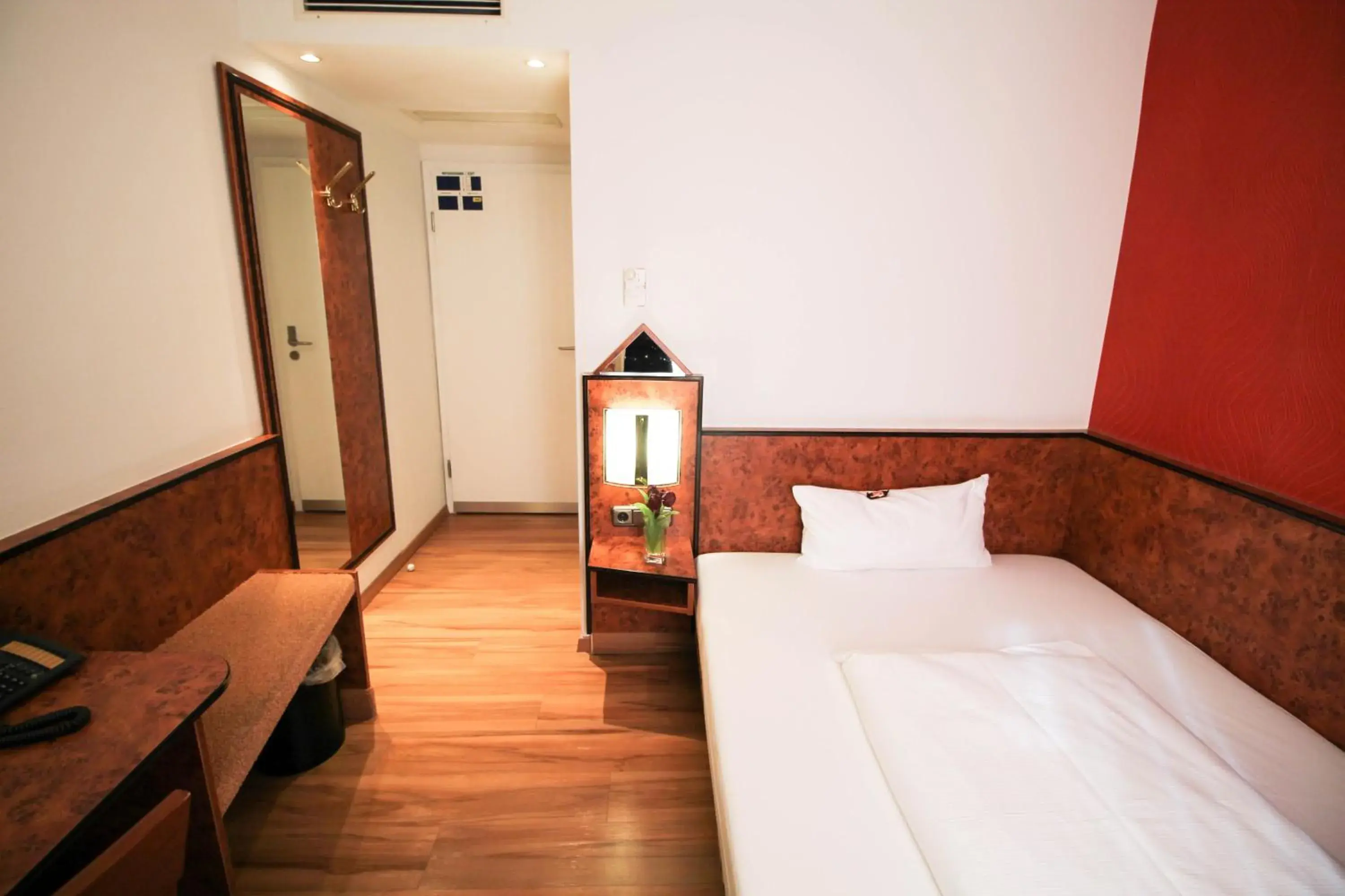 Double Room in Hotel Miramar am Römer Double Room in Hotel Miramar am Römer