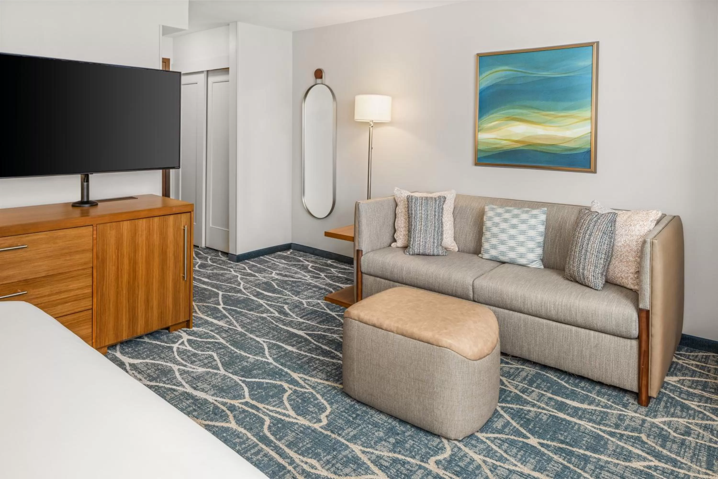 Seating area in Hyatt Place Waikiki Beach