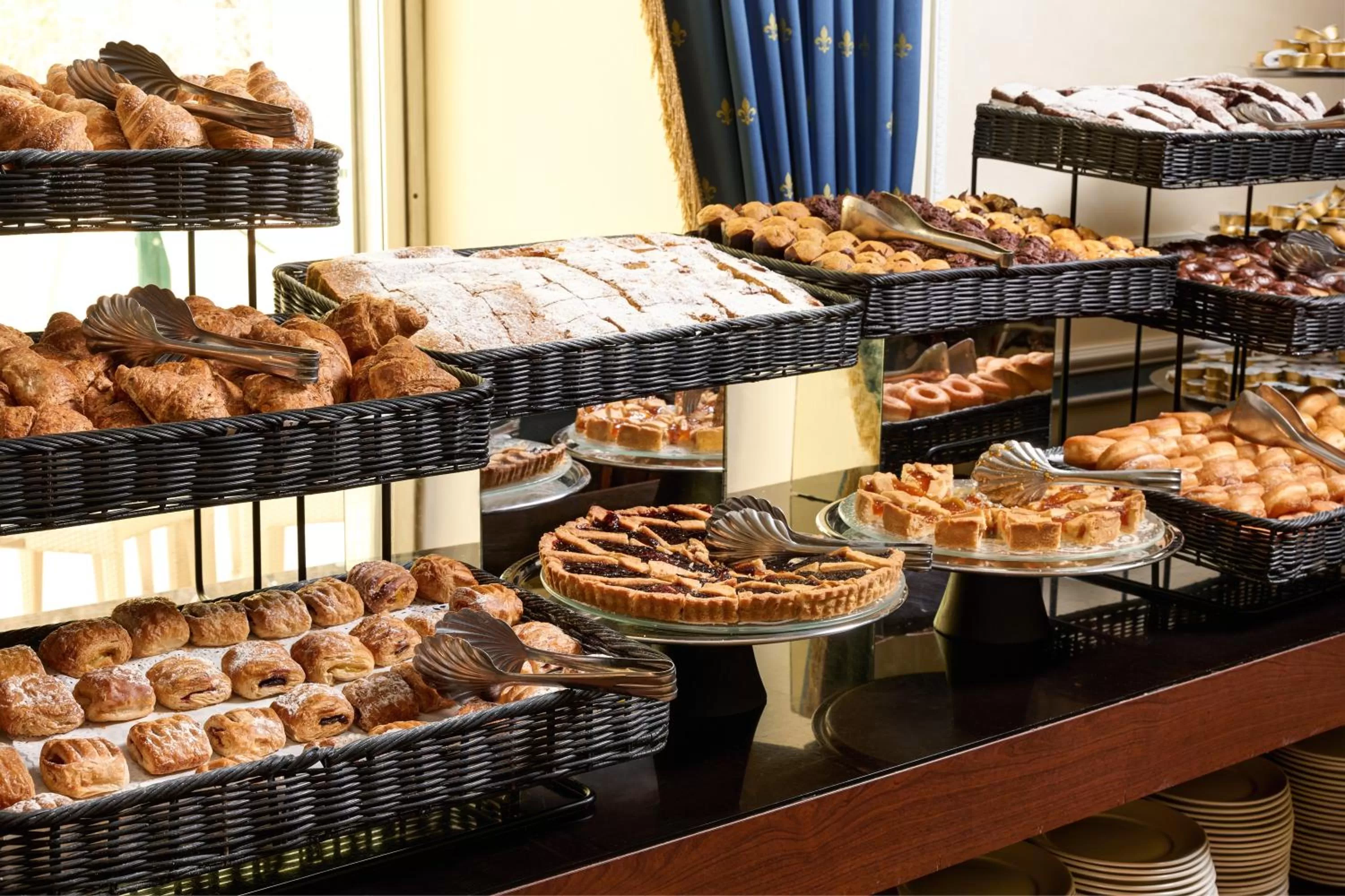 Buffet breakfast in Hotel Quirinale