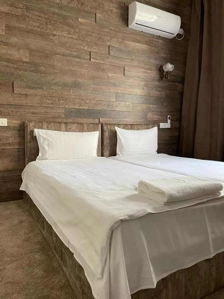 Bed in George&Dragon Rooms