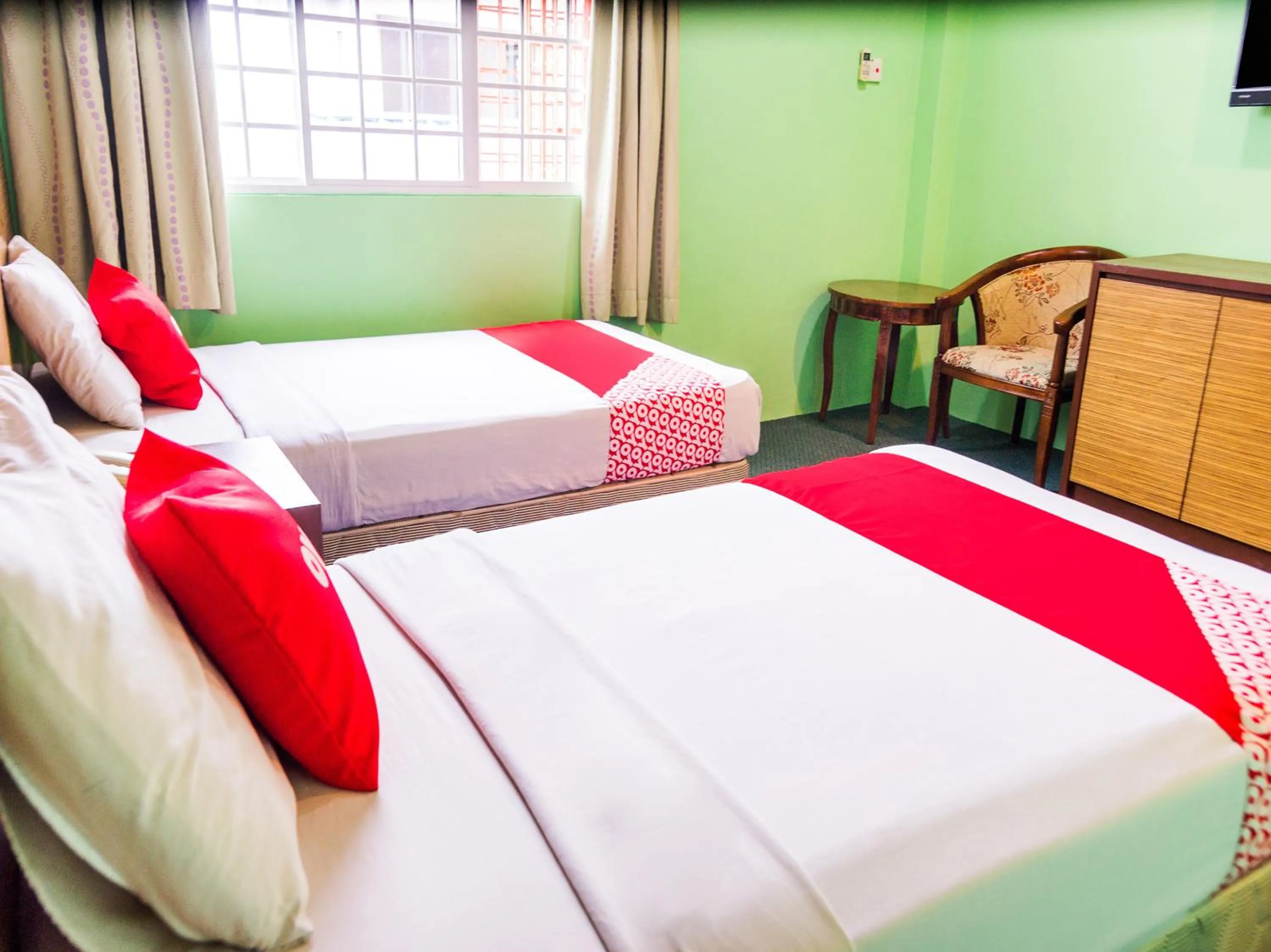 Bedroom, Bed in OYO 89408 Royal Hotel