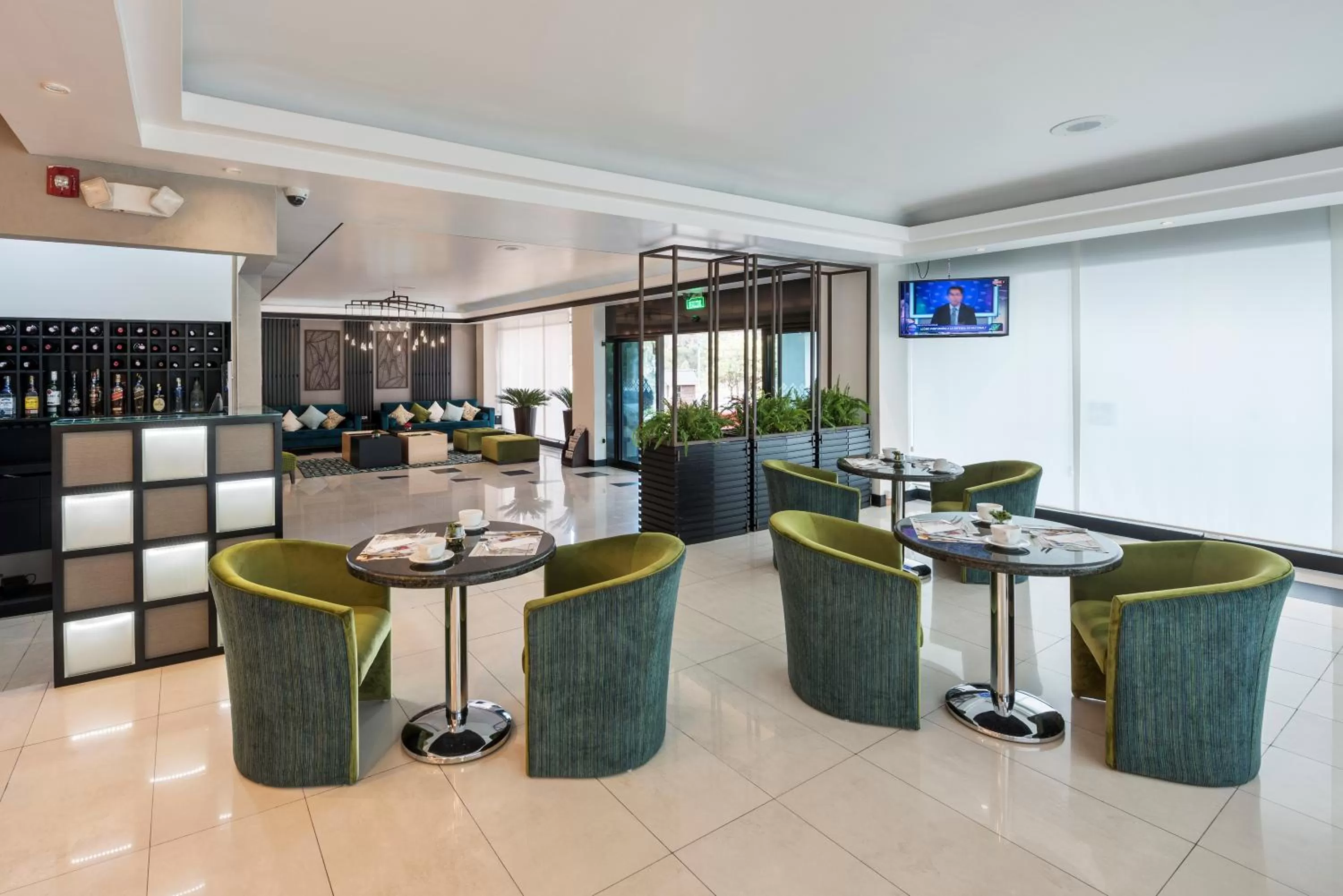 Restaurant/places to eat in Wyndham Garden Quito