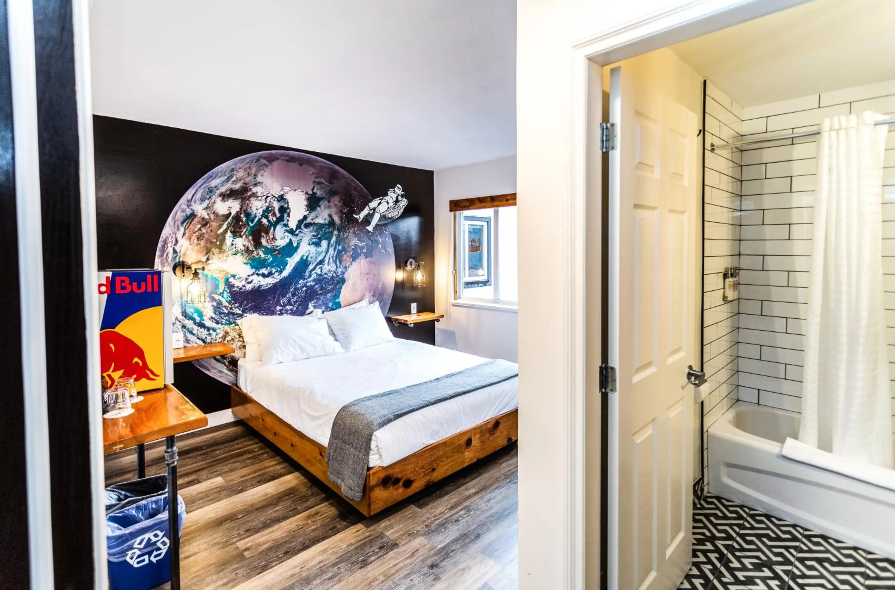 Photo of the whole room, Bed in Crash Hotel Squamish