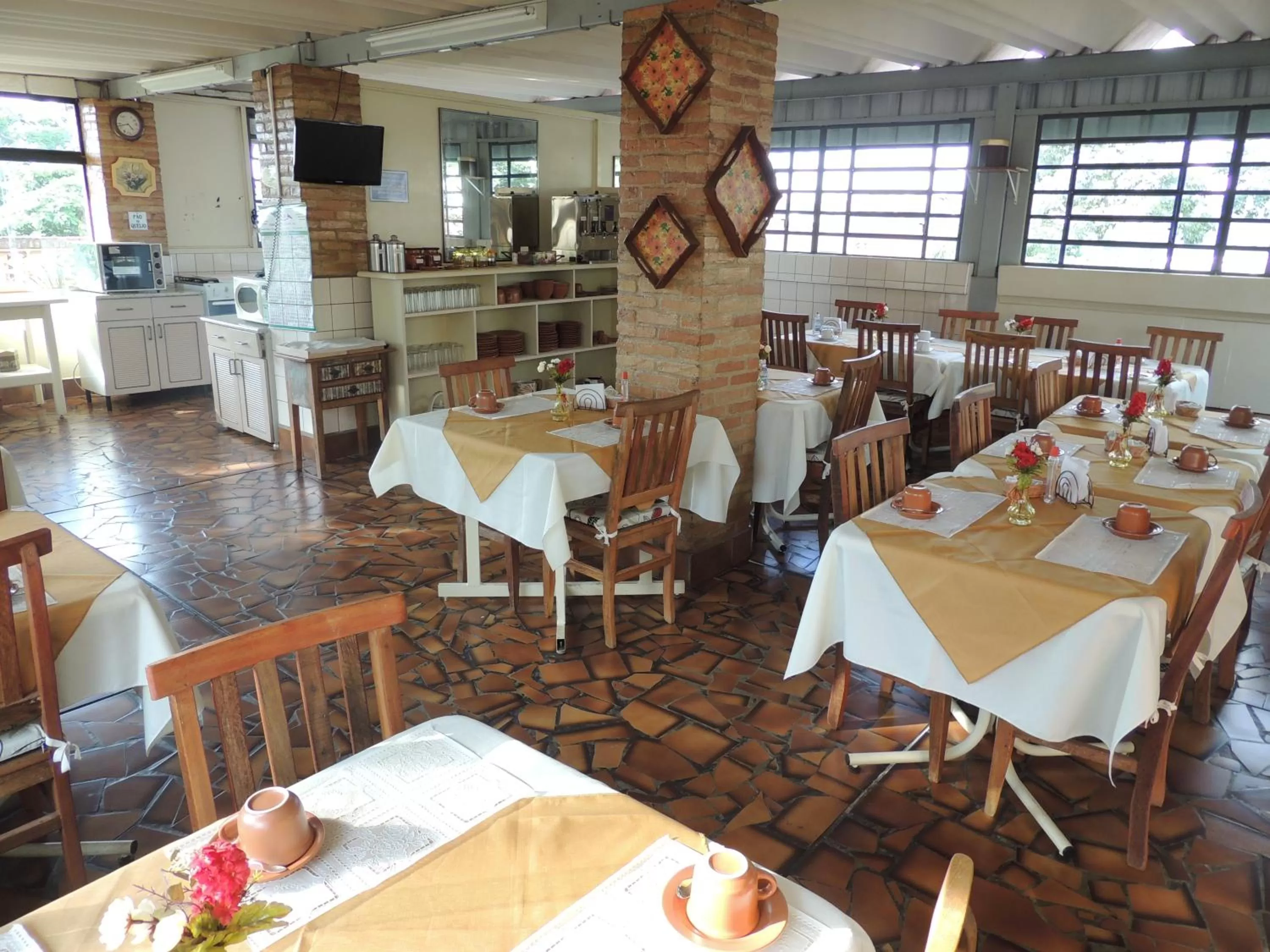 Restaurant/Places to Eat in NC Hotel