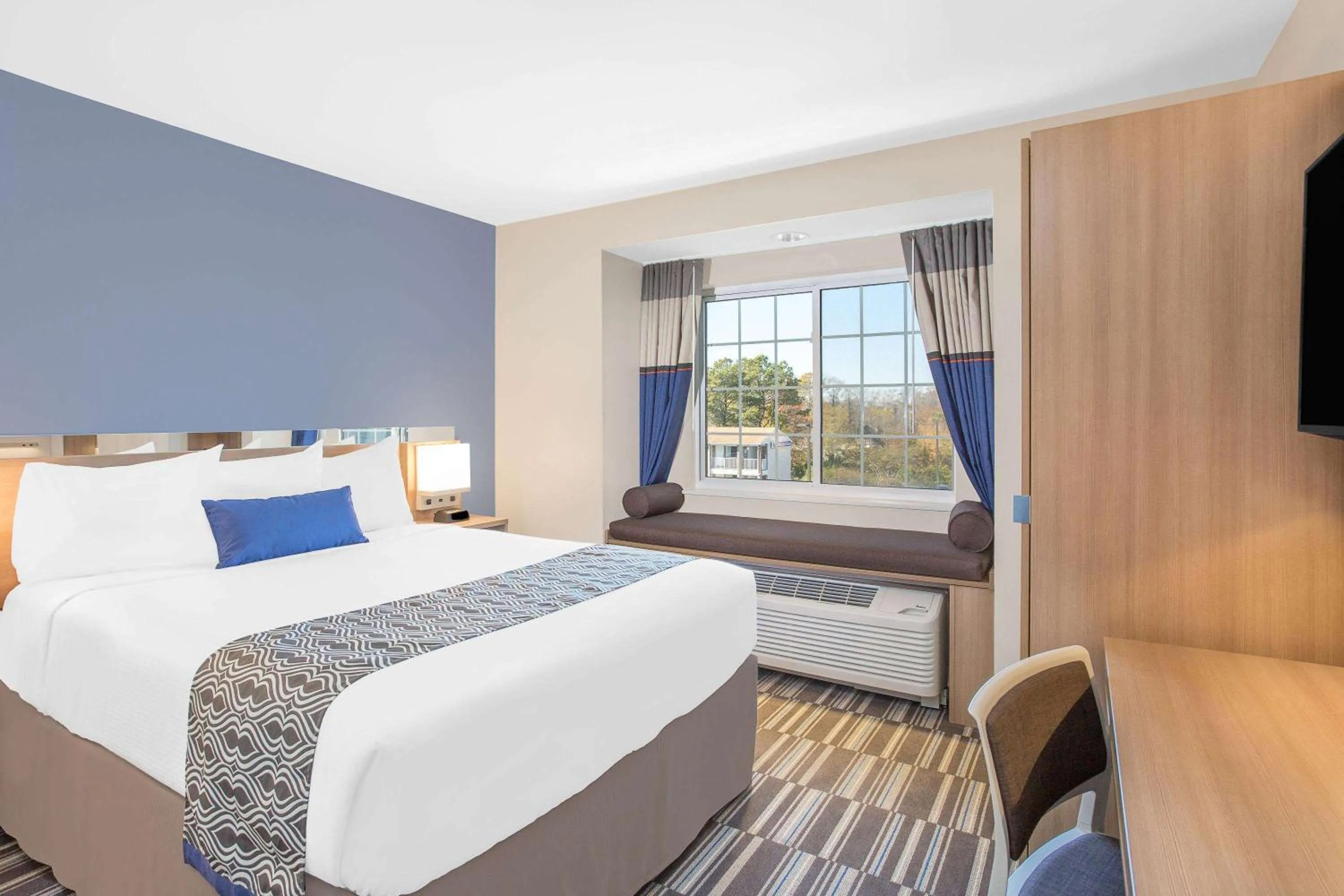 Photo of the whole room, Bed in Microtel Inn & Suites by Wyndham Ocean City