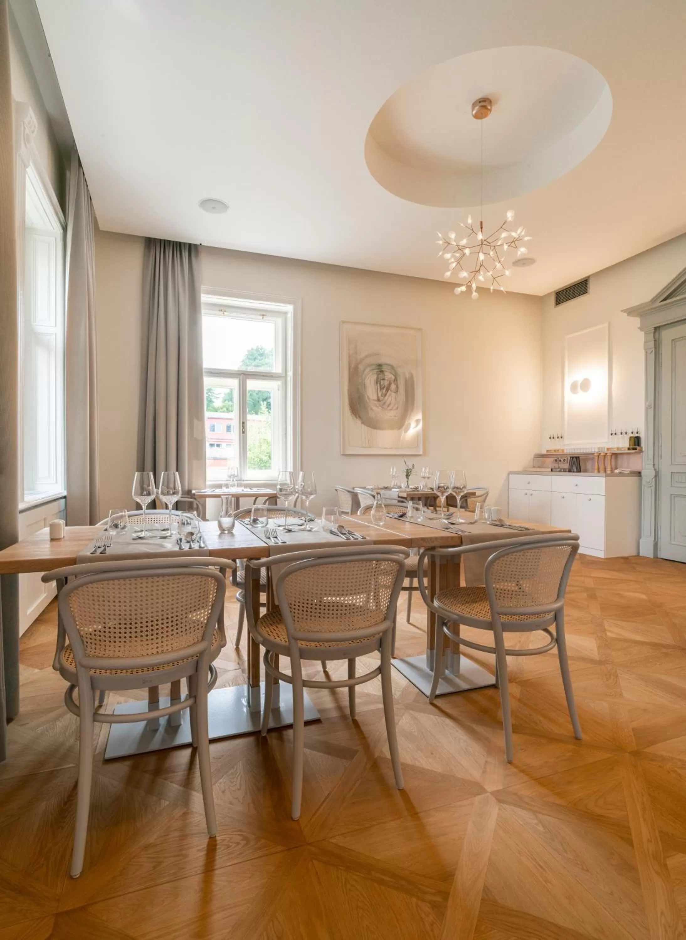 Restaurant/places to eat in Villa Rosenaw