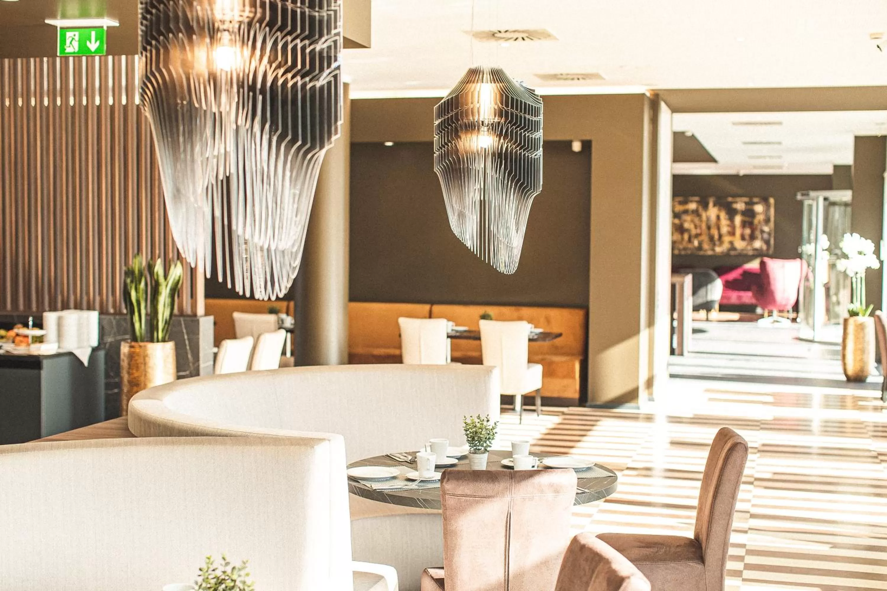 Restaurant/places to eat in PLAZA Premium Karlsruhe