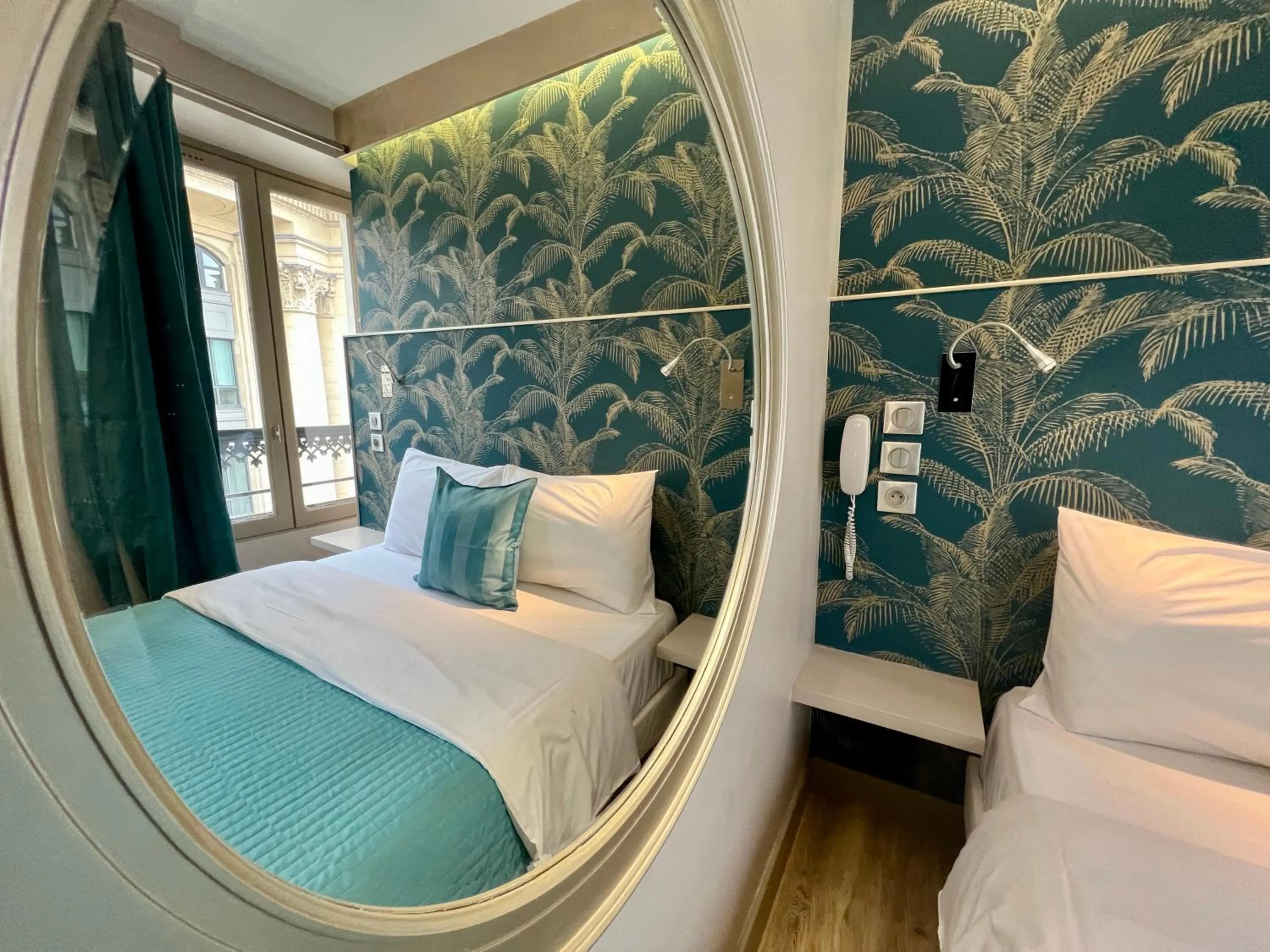 Bed in Hotel Nation Montmartre