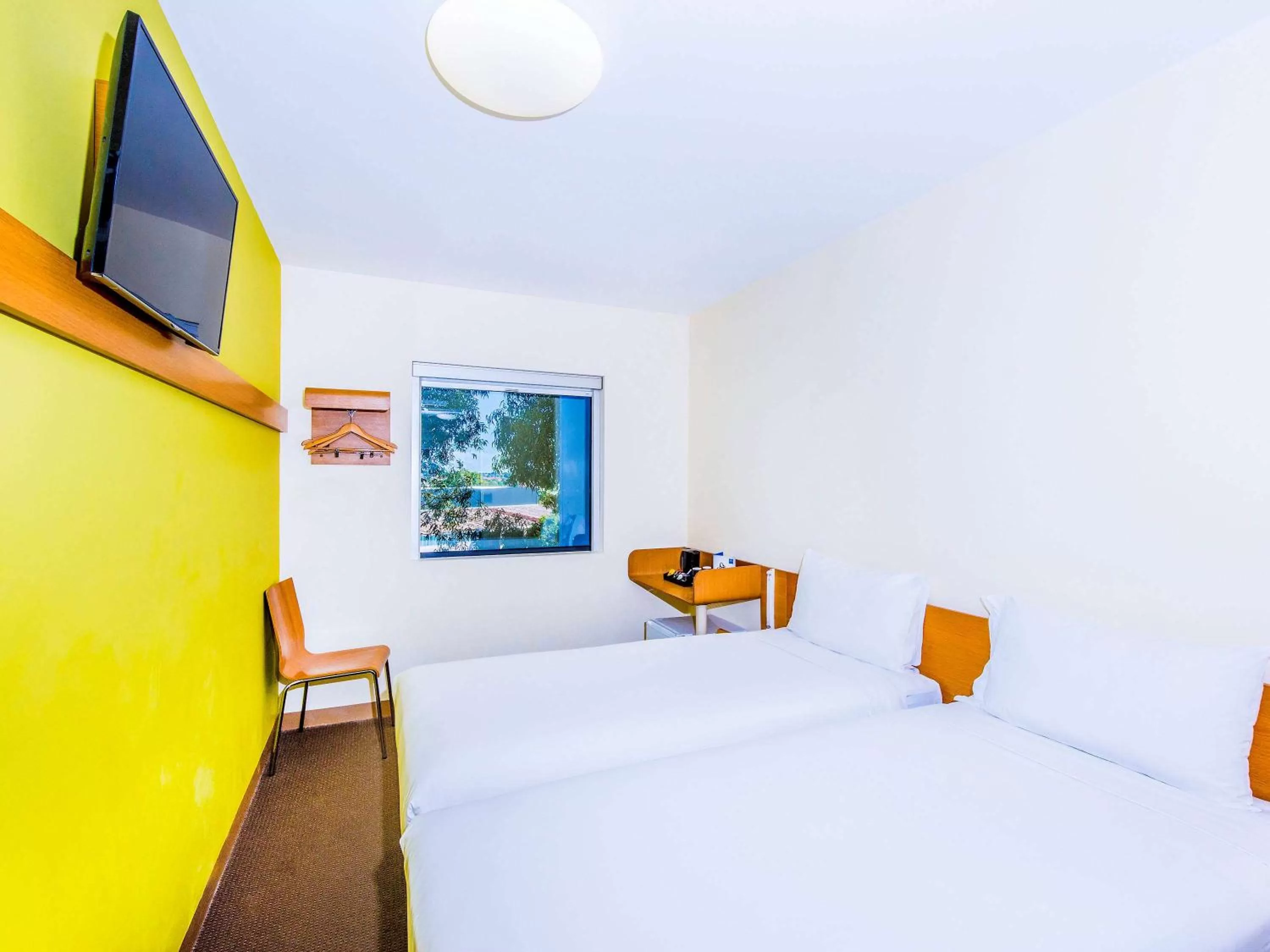 Standard Twin Room in ibis Budget Sydney Olympic Park