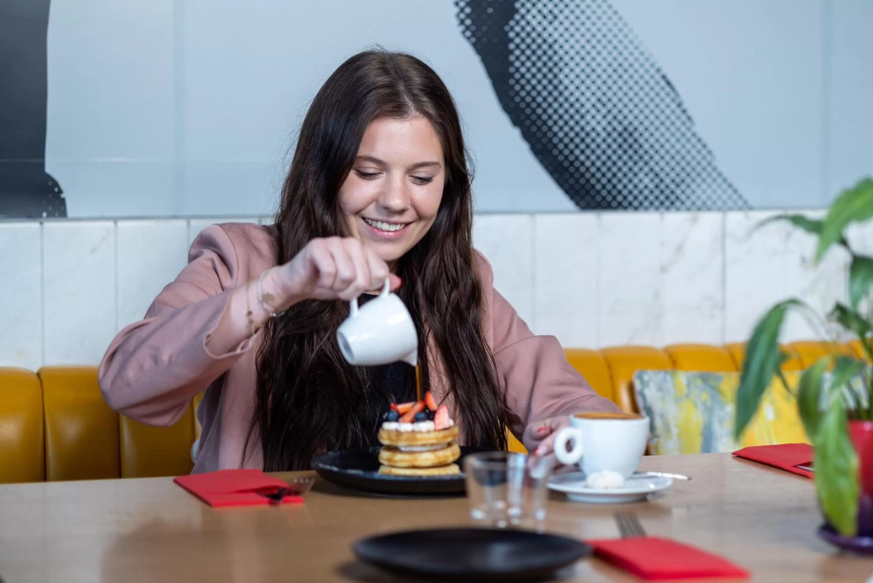 Restaurant/places to eat in Studio One Hotel