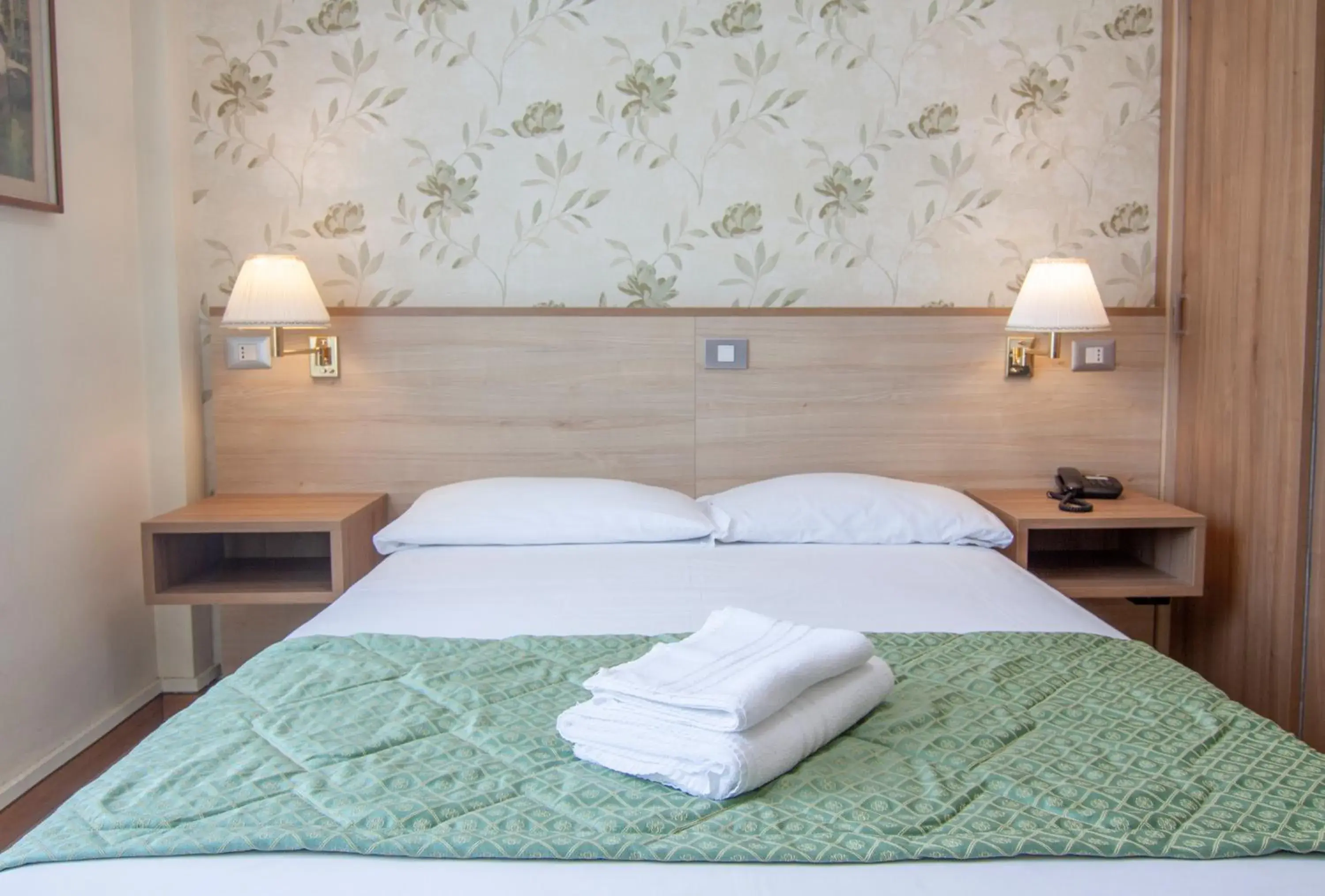 Large Single Room in Hotel Dei Fiori Large Single Room in Hotel Dei Fiori