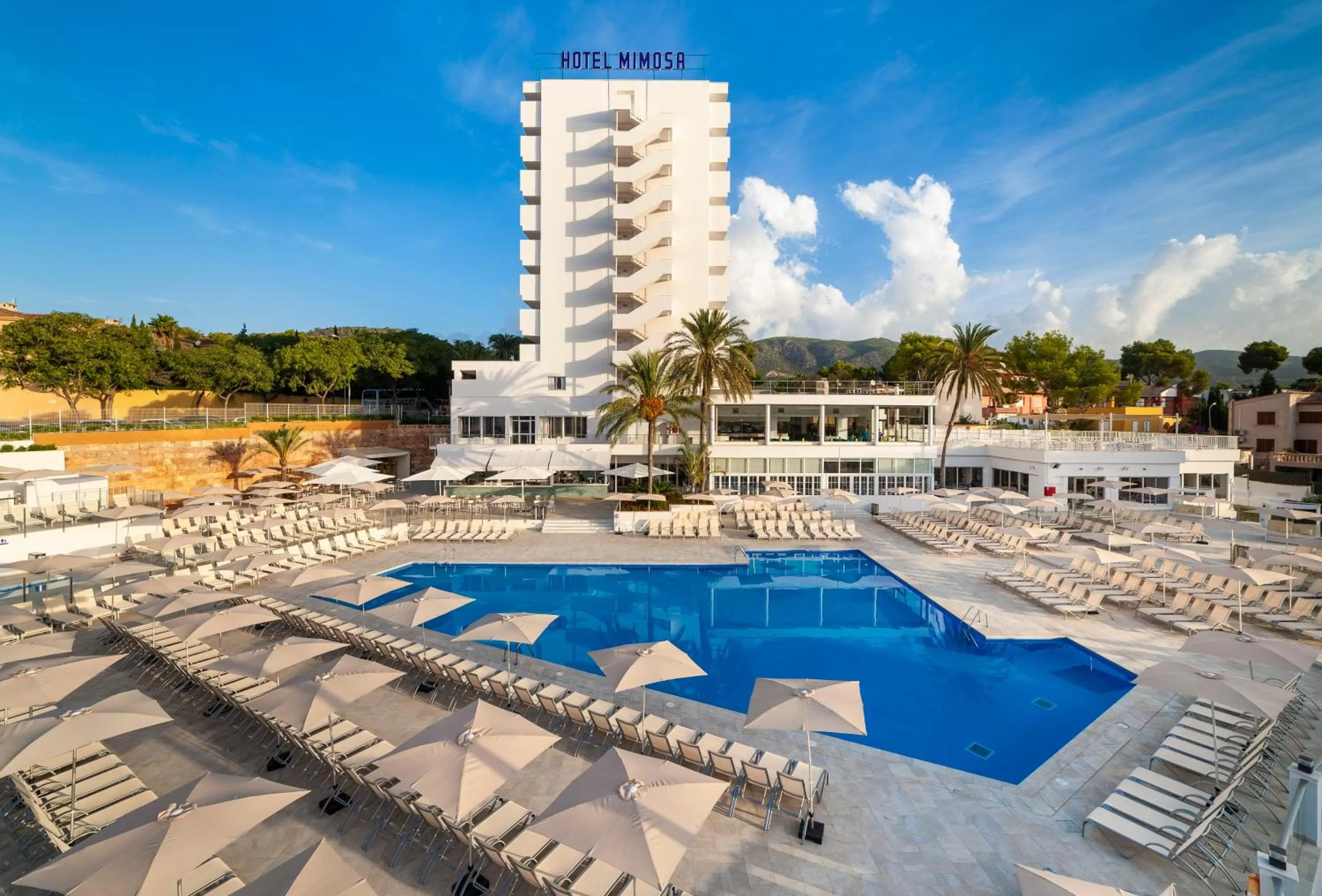 Property building in Globales Mimosa