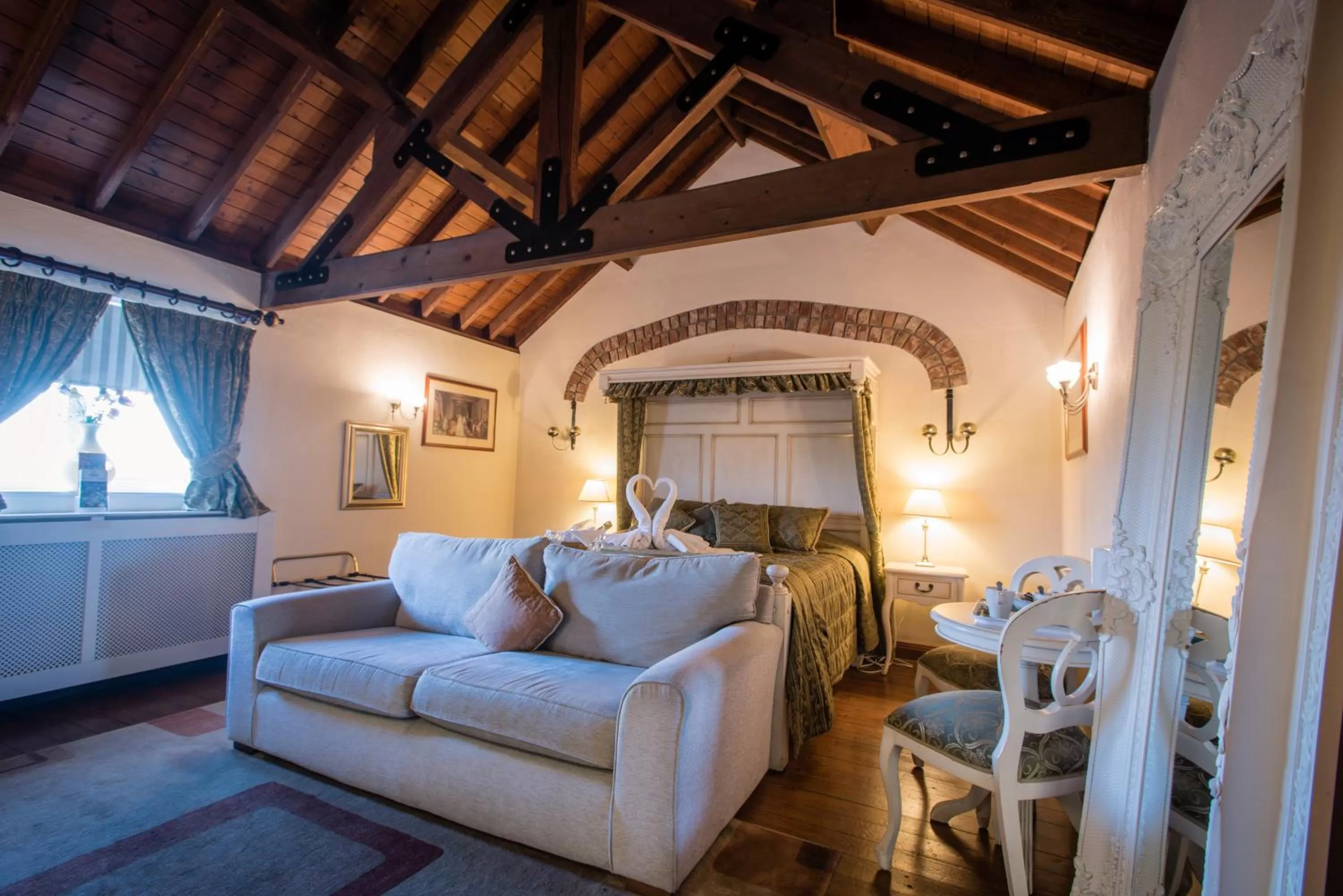 Bed in The Royal Arms Hotel Room Only