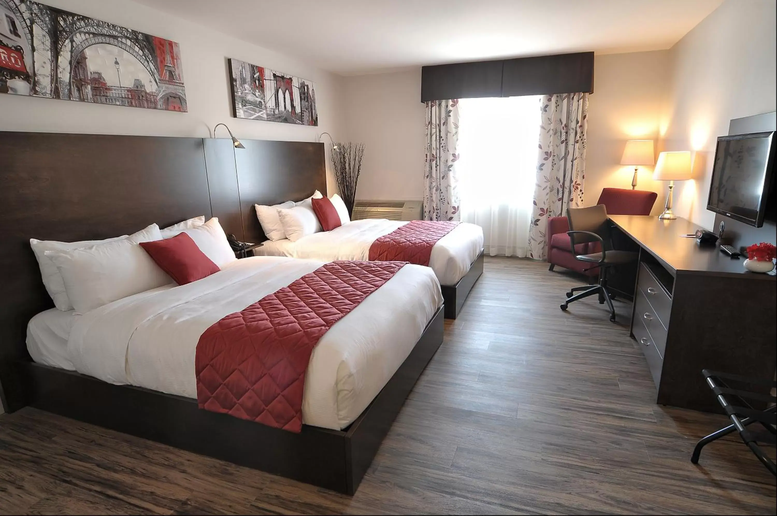 Superior Room with Two Queen Beds in Hôtel Le Floral Superior Room with Two Queen Beds in Hôtel Le Floral