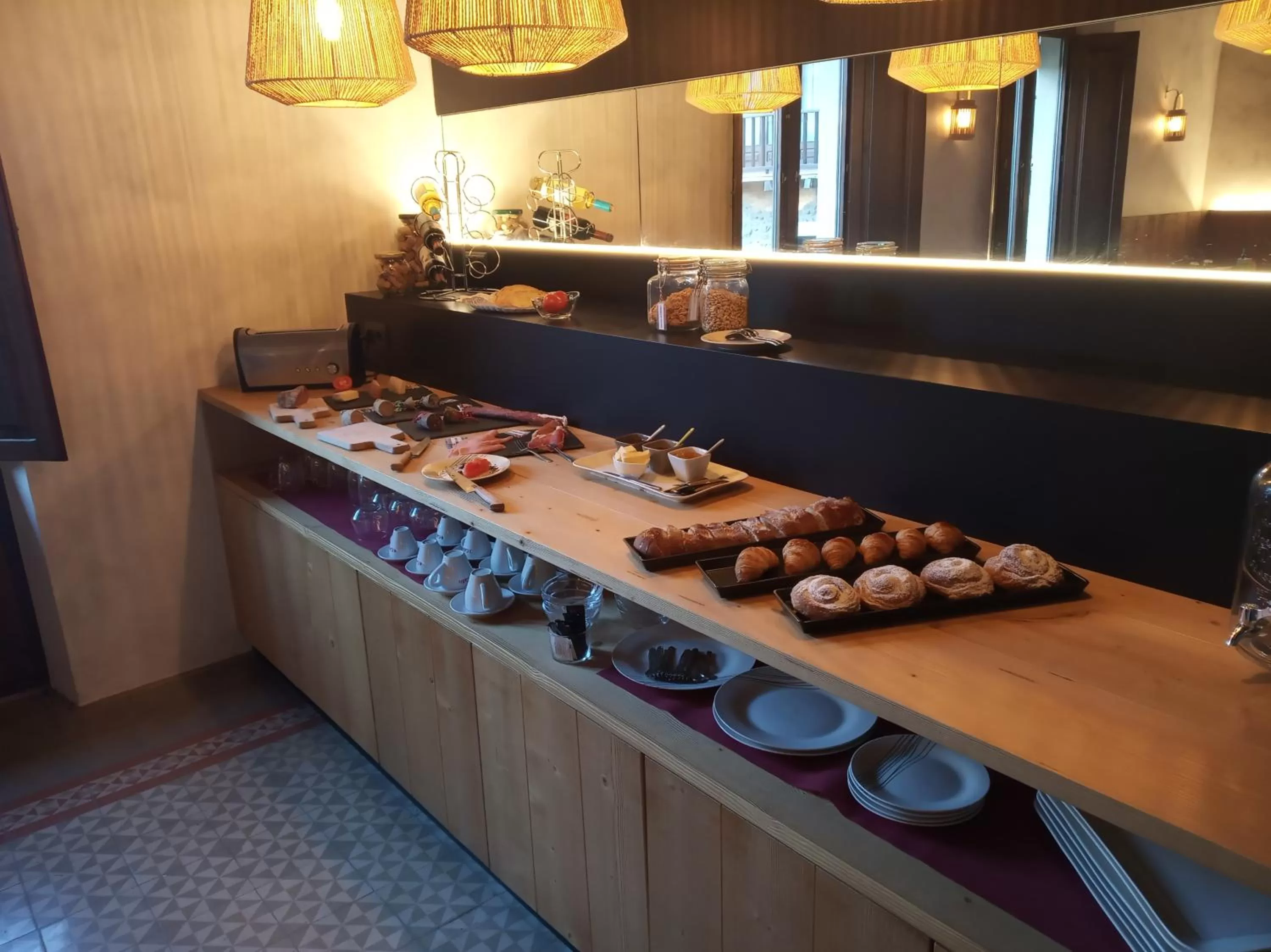 Restaurant/places to eat in CAN MENCIÓ - Plaça Major