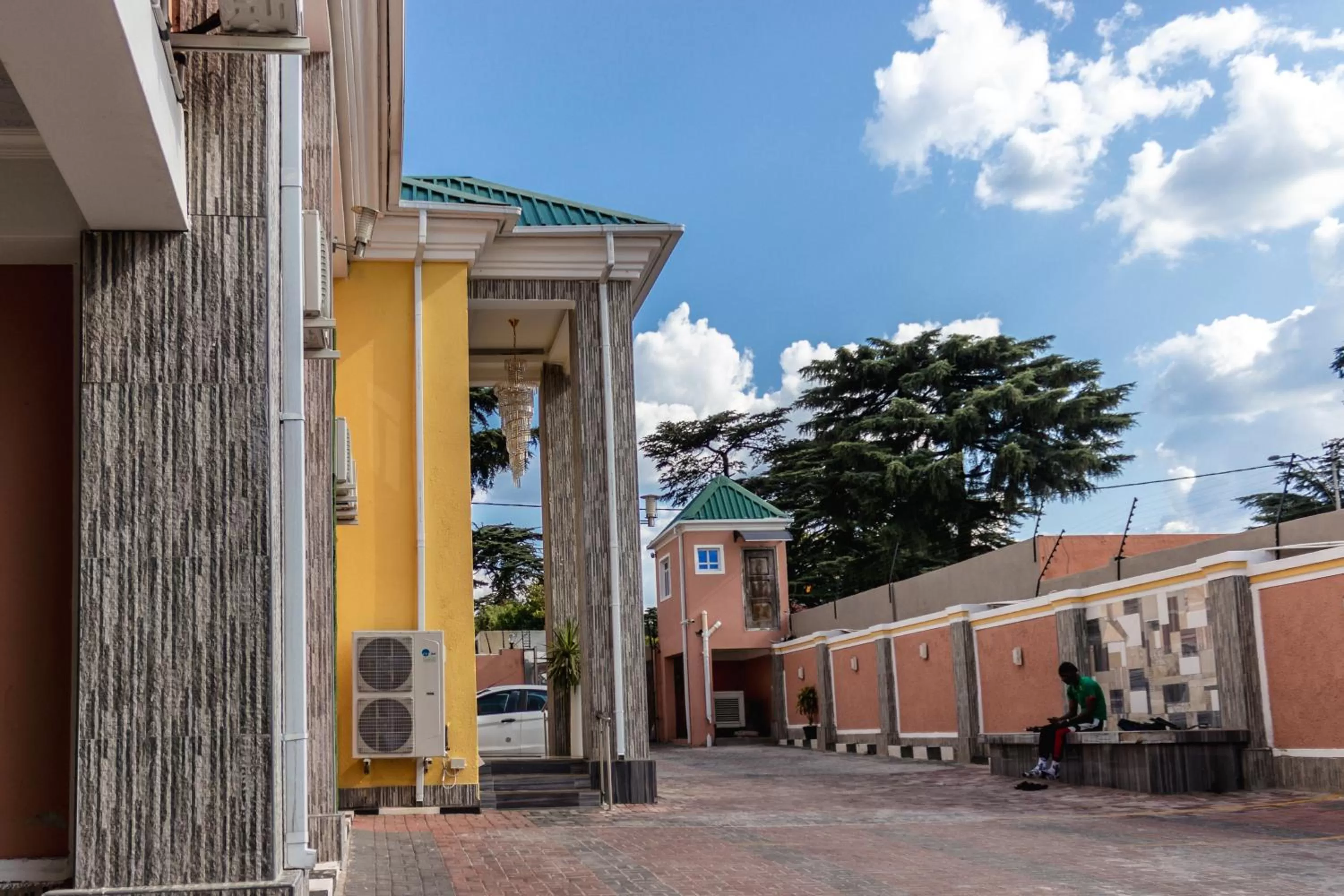 Facade/entrance in Gold Crown International Hotel Johannesburg
