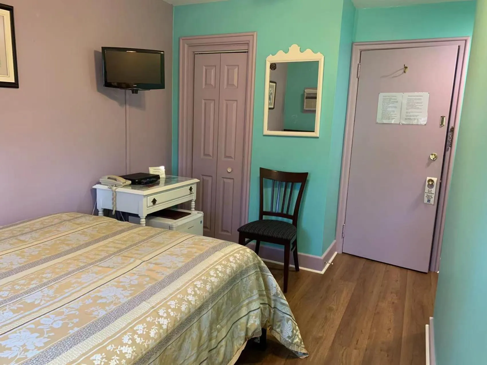 Photo of the whole room, Bed in Braeside Country Inn