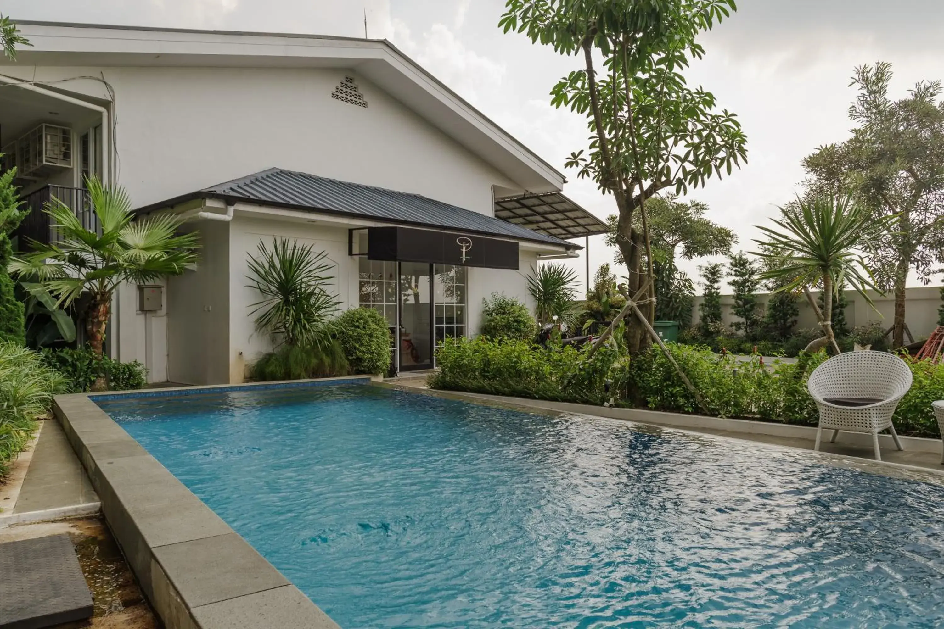 RedDoorz Plus near Exit Toll Puncak 2 RedDoorz Plus near Exit Toll Puncak 2