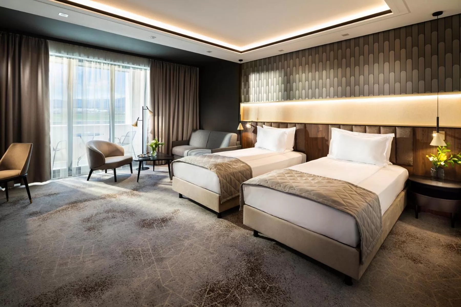 Bed in Kings' Valley Medical & Spa Hotel