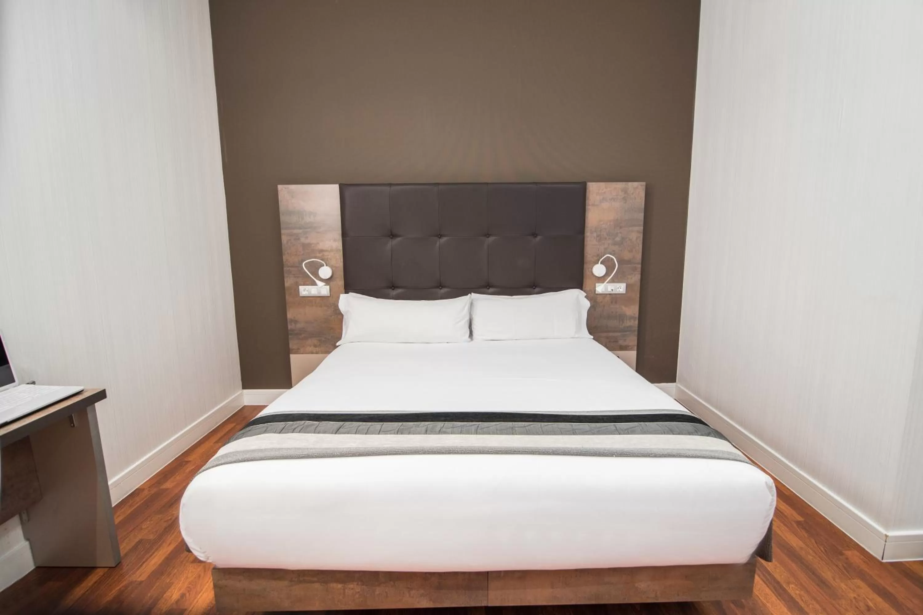 Sextuple Room in Petit Palace Boqueria Garden