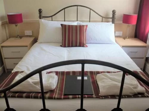 Bedroom, Bed in Seagull Hotel