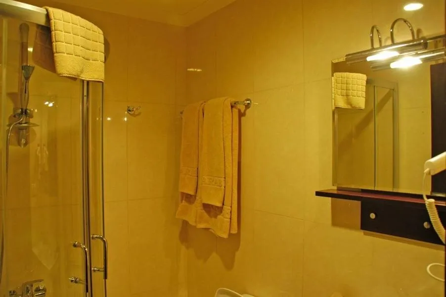Bathroom in Galaxy Amman Hotel