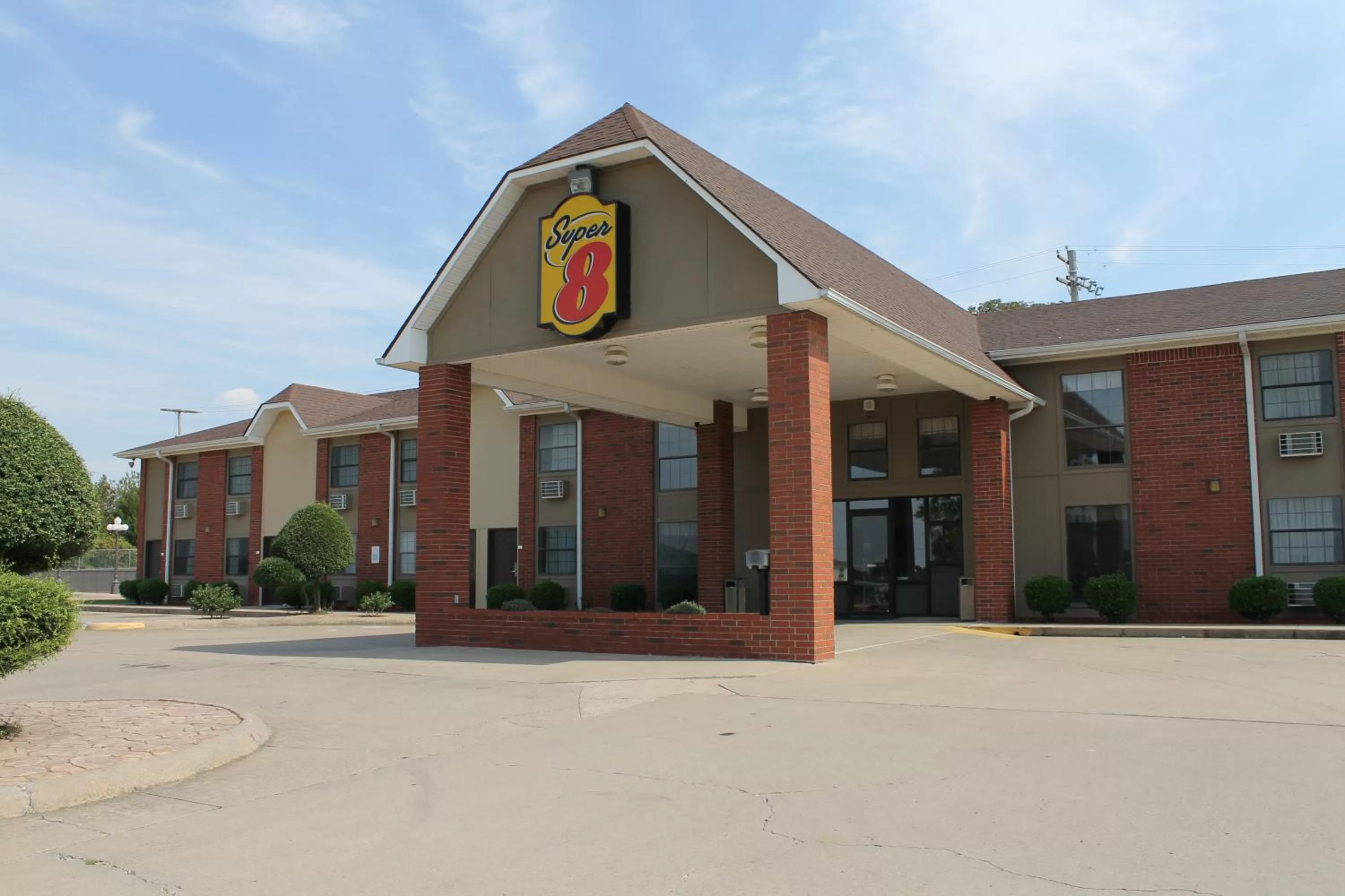 Facade/entrance in Super 8 by Wyndham Morrilton
