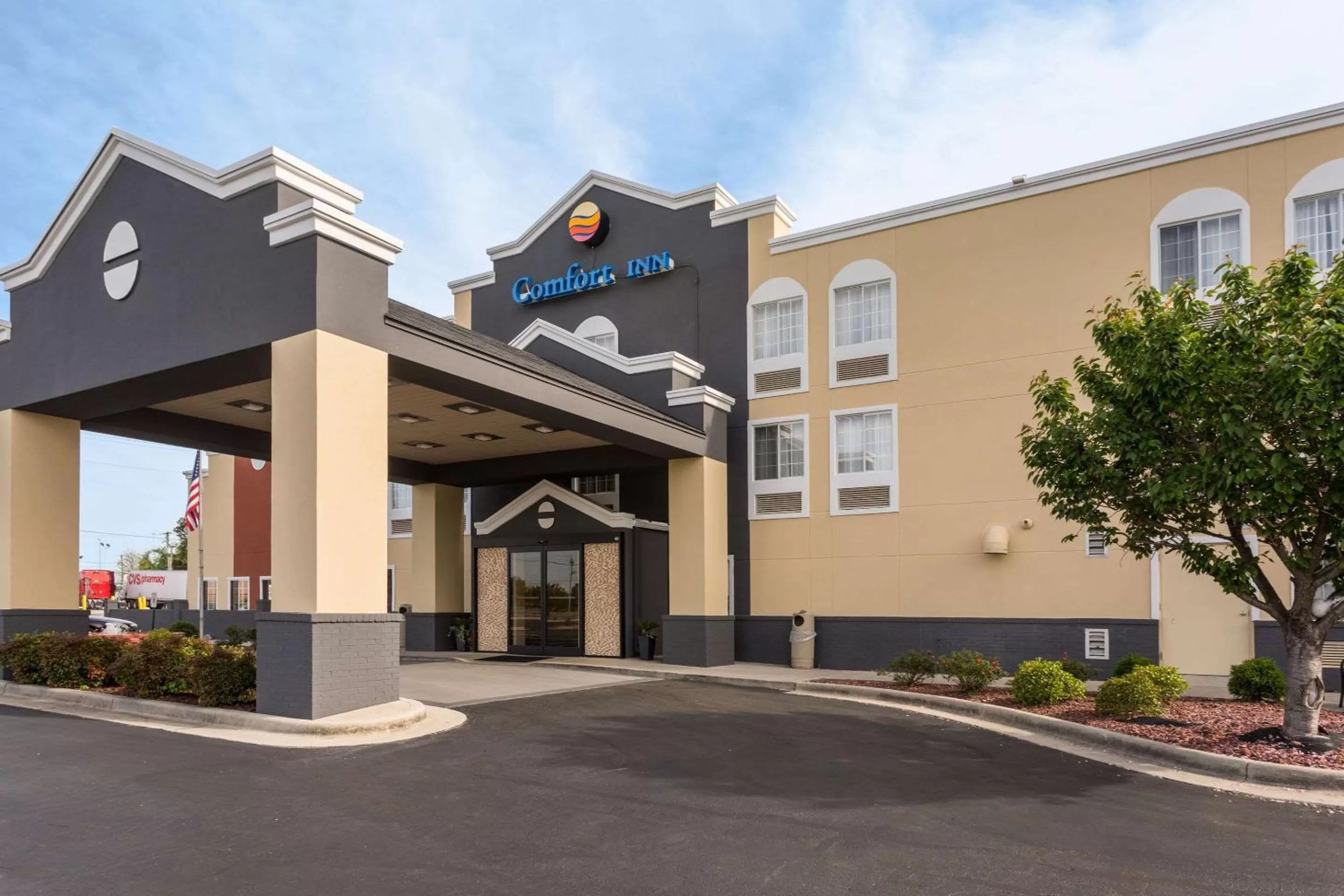 Property building in Comfort Inn Decatur Priceville
