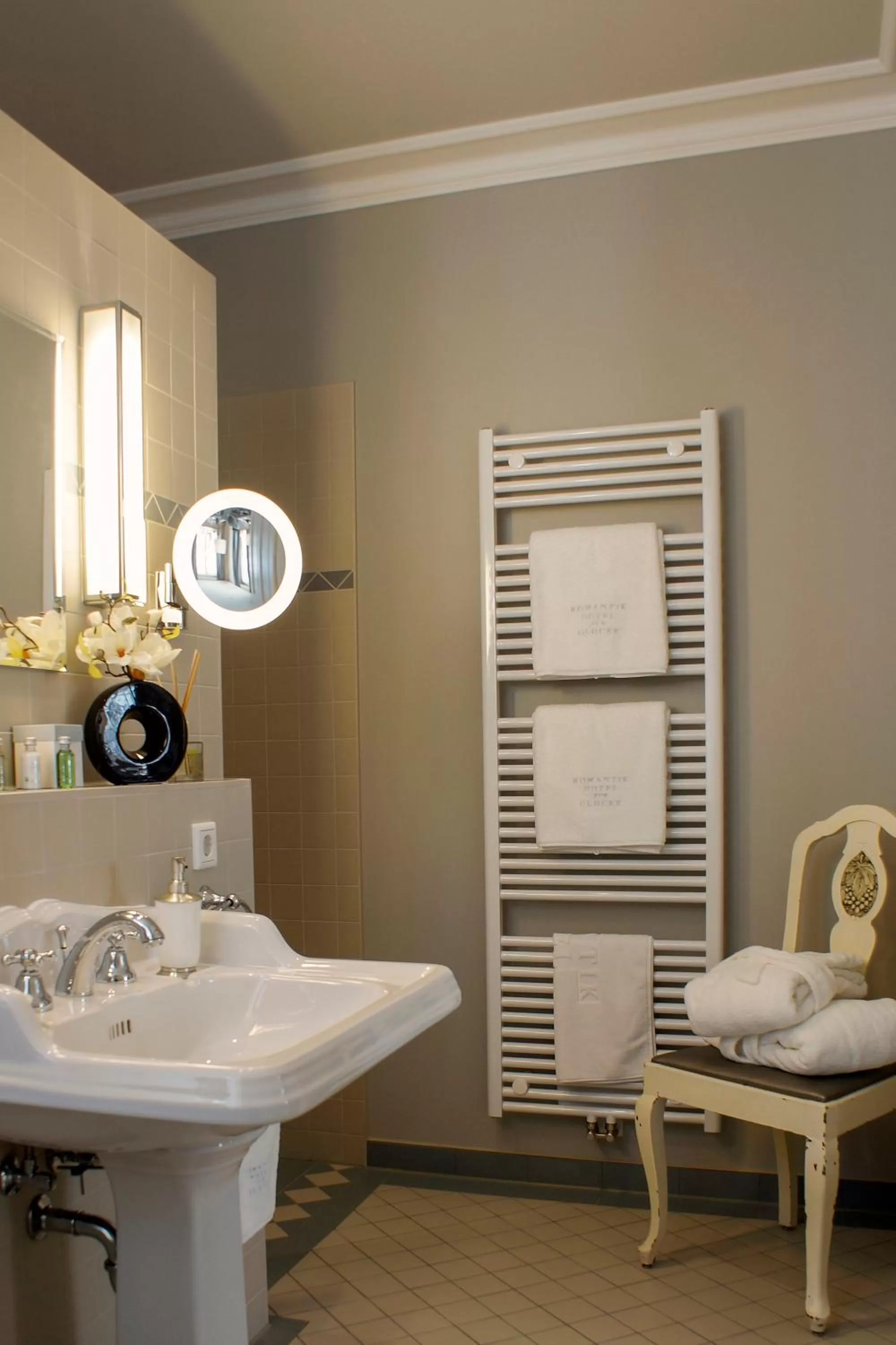 Bathroom in Romantik Hotel Zur Glocke