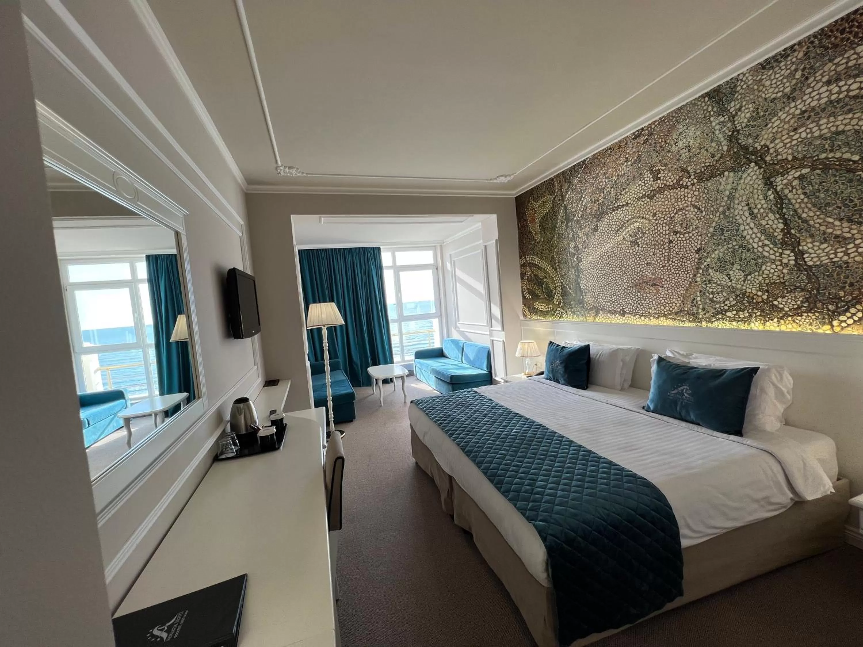 Photo of the whole room, Bed in Adriatik Hotel, BW Premier Collection