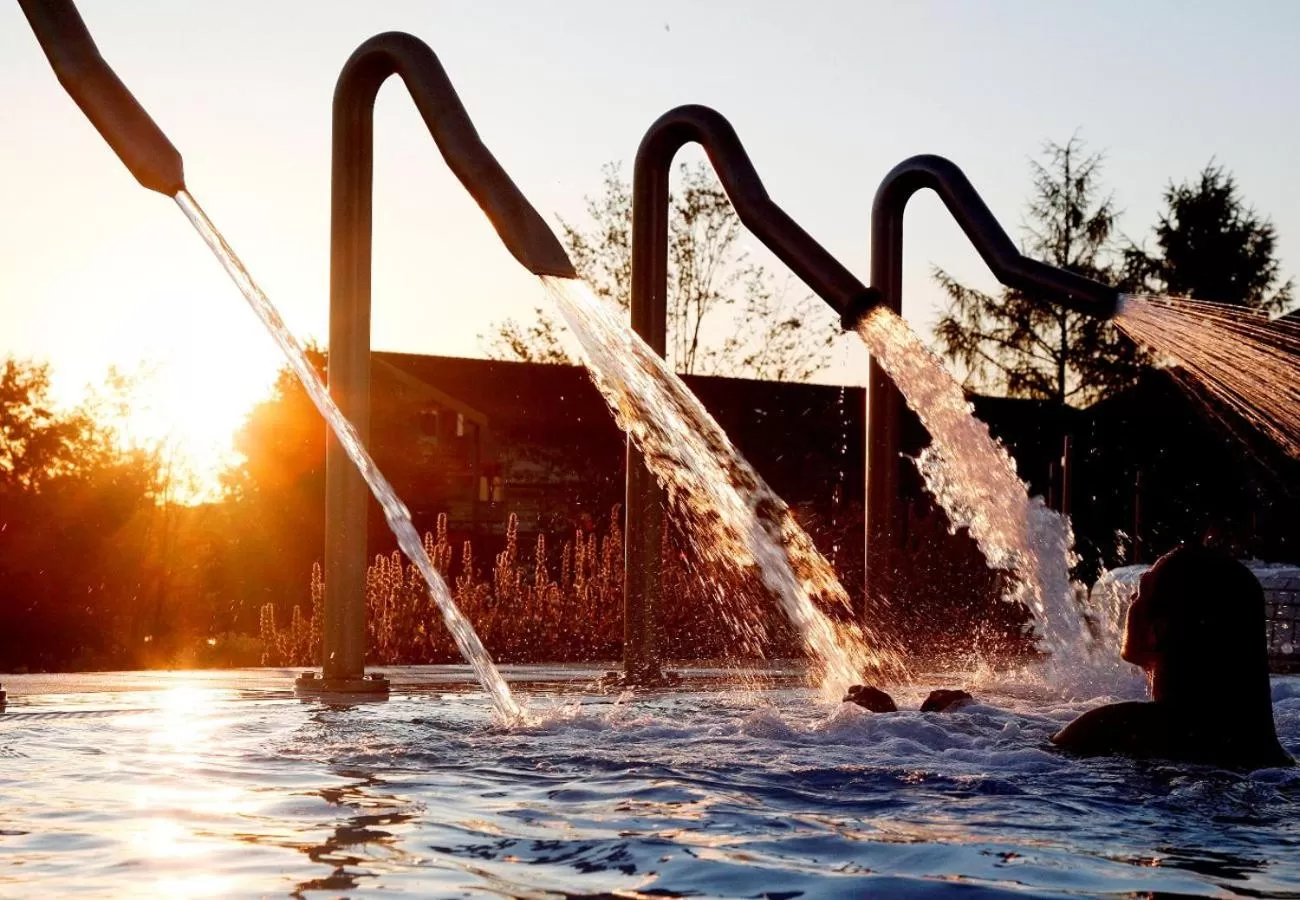 Swimming pool in Ströbinger Hof - Therme Wellness Resort
