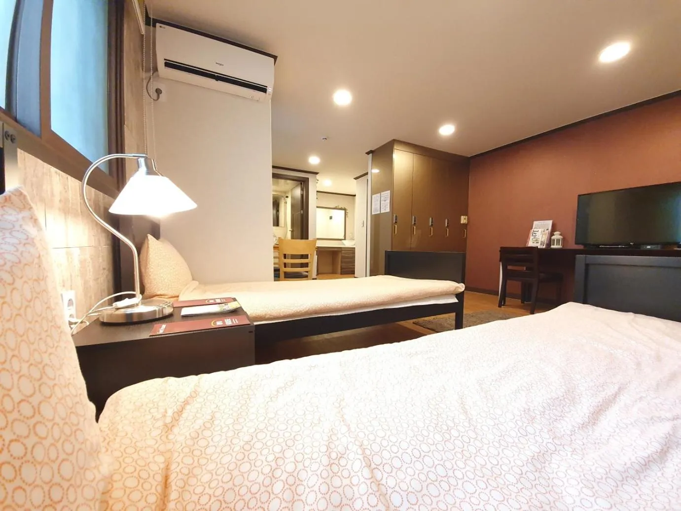 Photo of the whole room, Bed in Forêt Guest House Gangnam