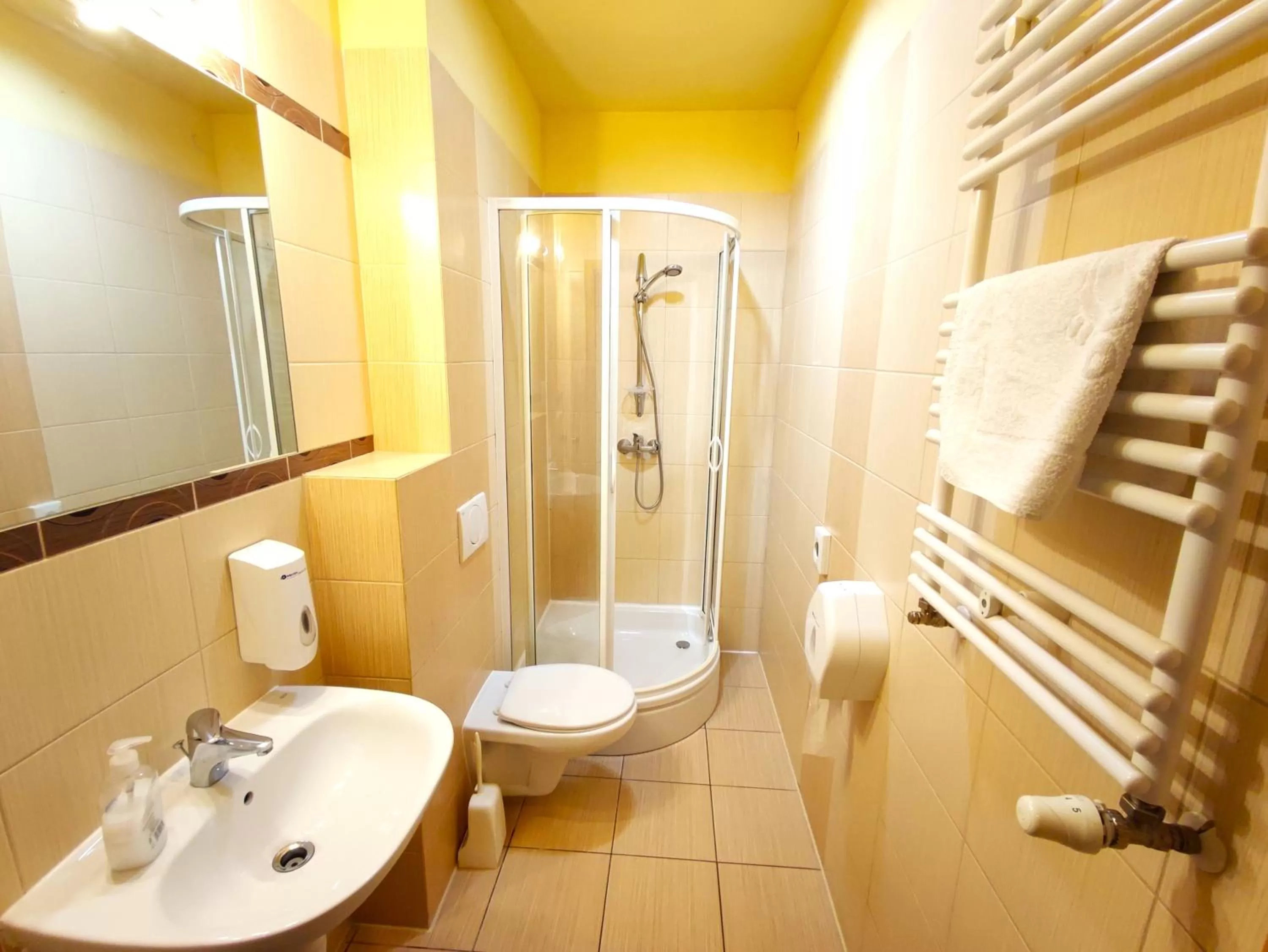 Shower in Rezydencja 5 Dębów