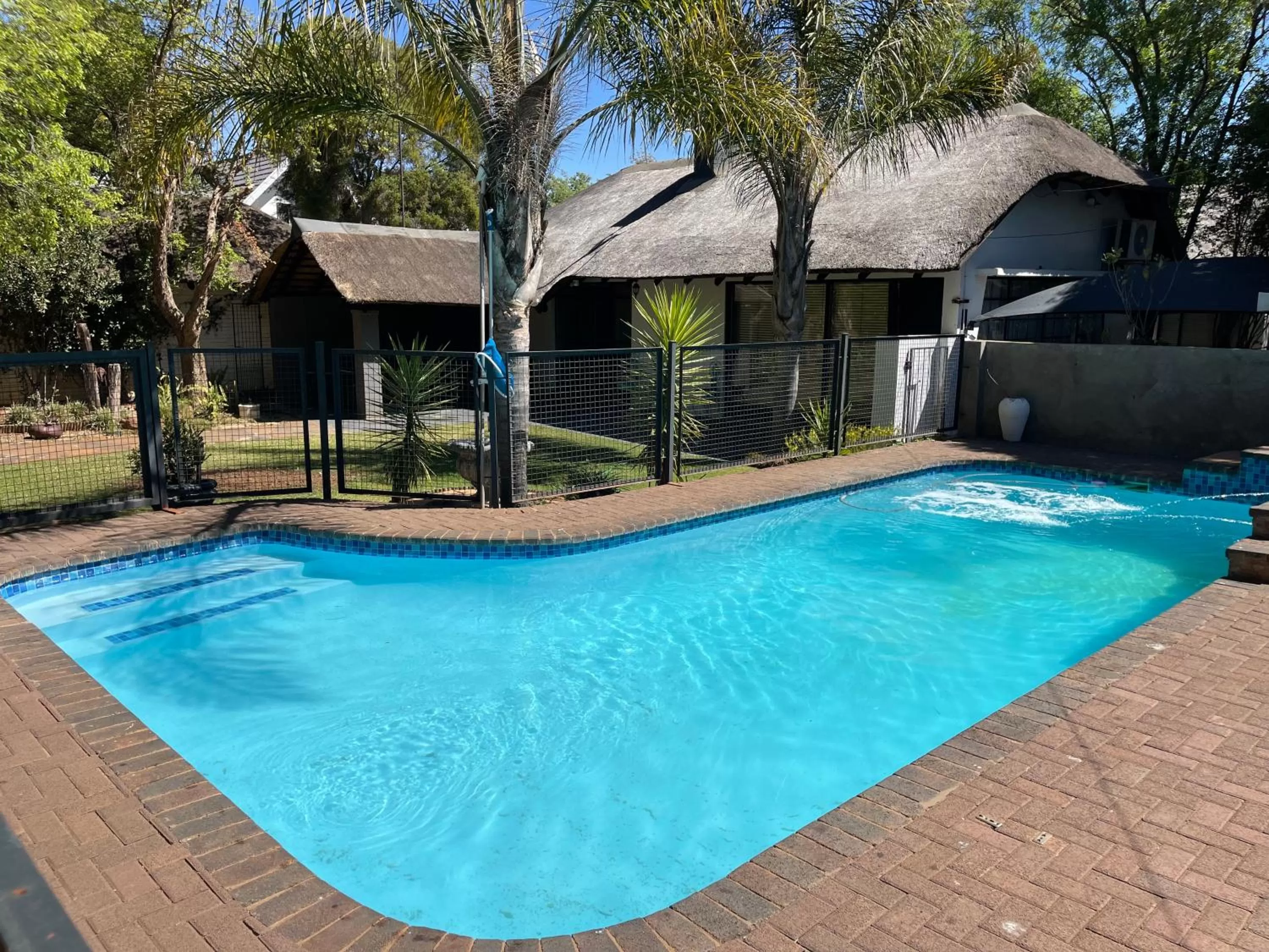 Pool view in Grants Hill Inn
