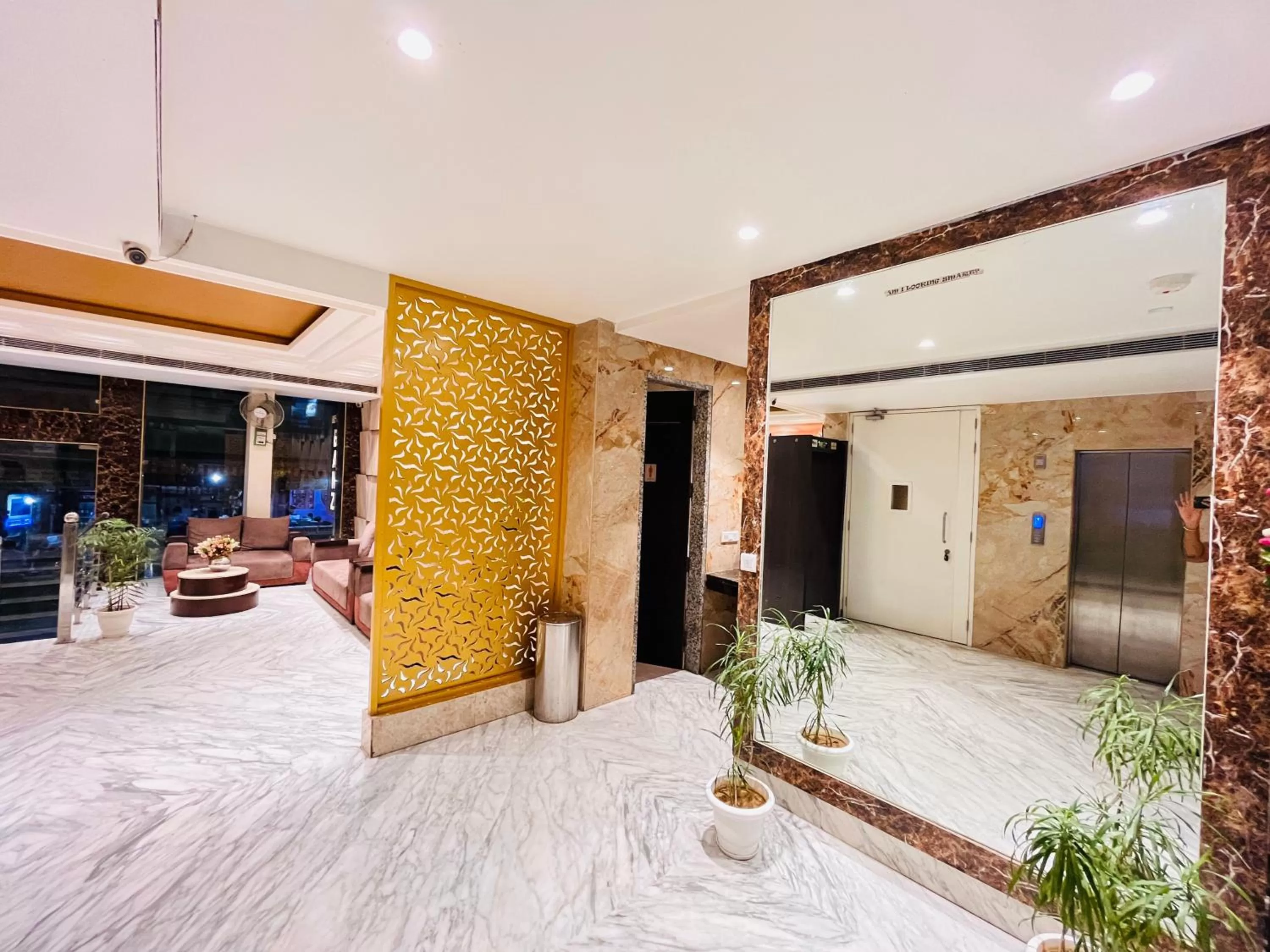 Night in Hotel Banz near Delhi Airport