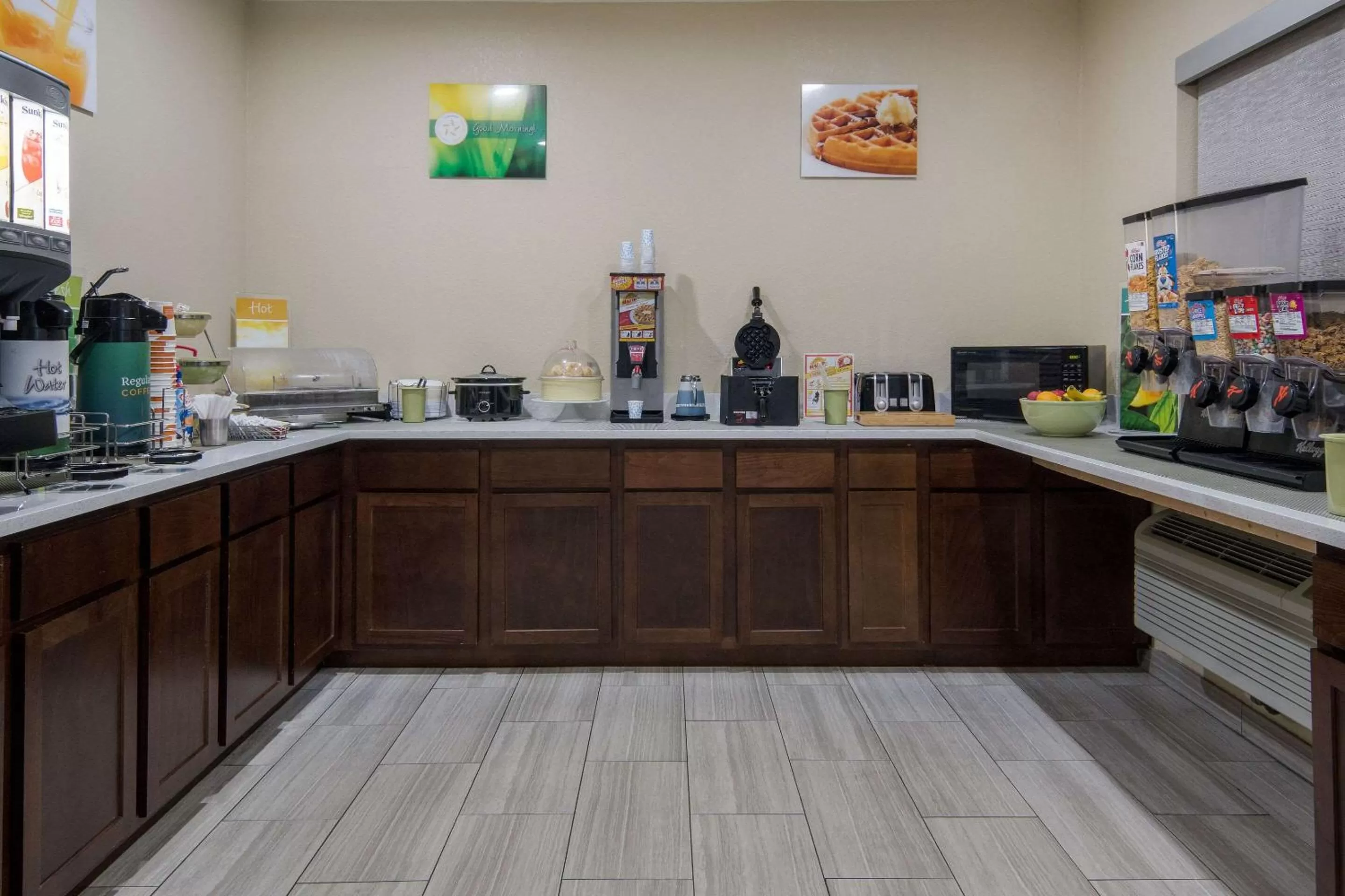 Breakfast in Quality Inn & Suites Roanoke - Fort Worth North