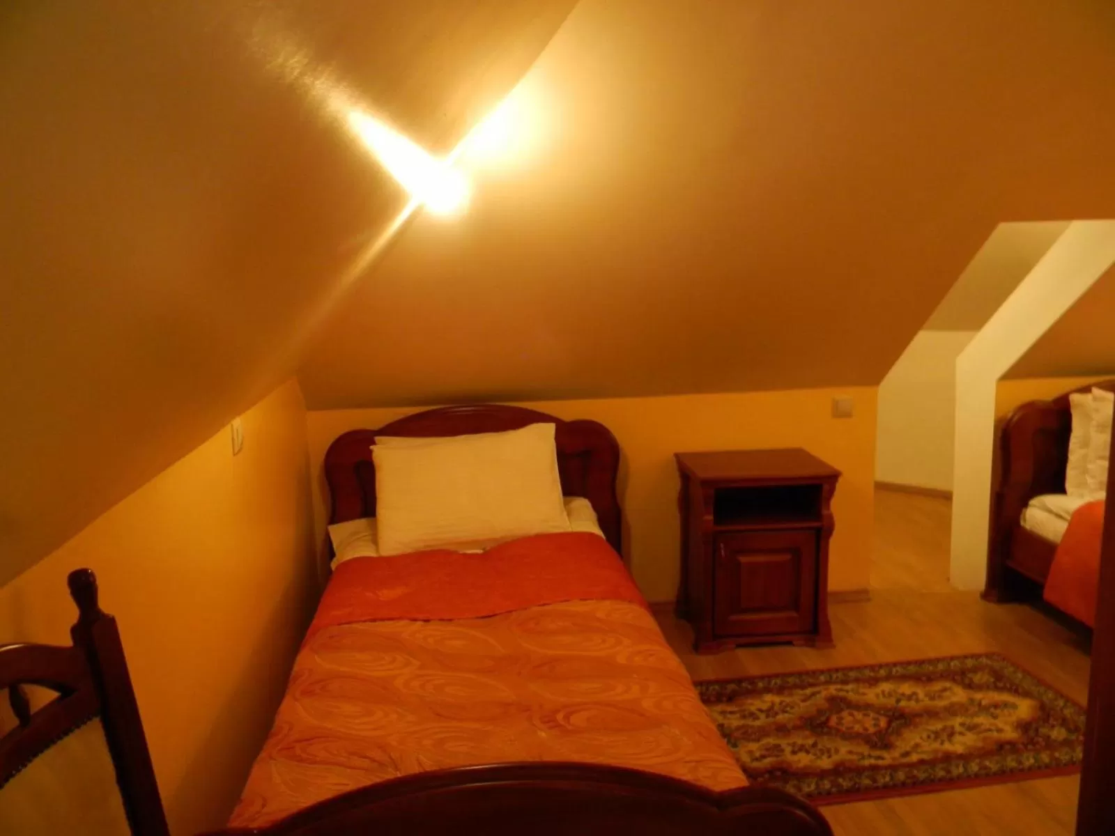 Room Photo in Red Stone