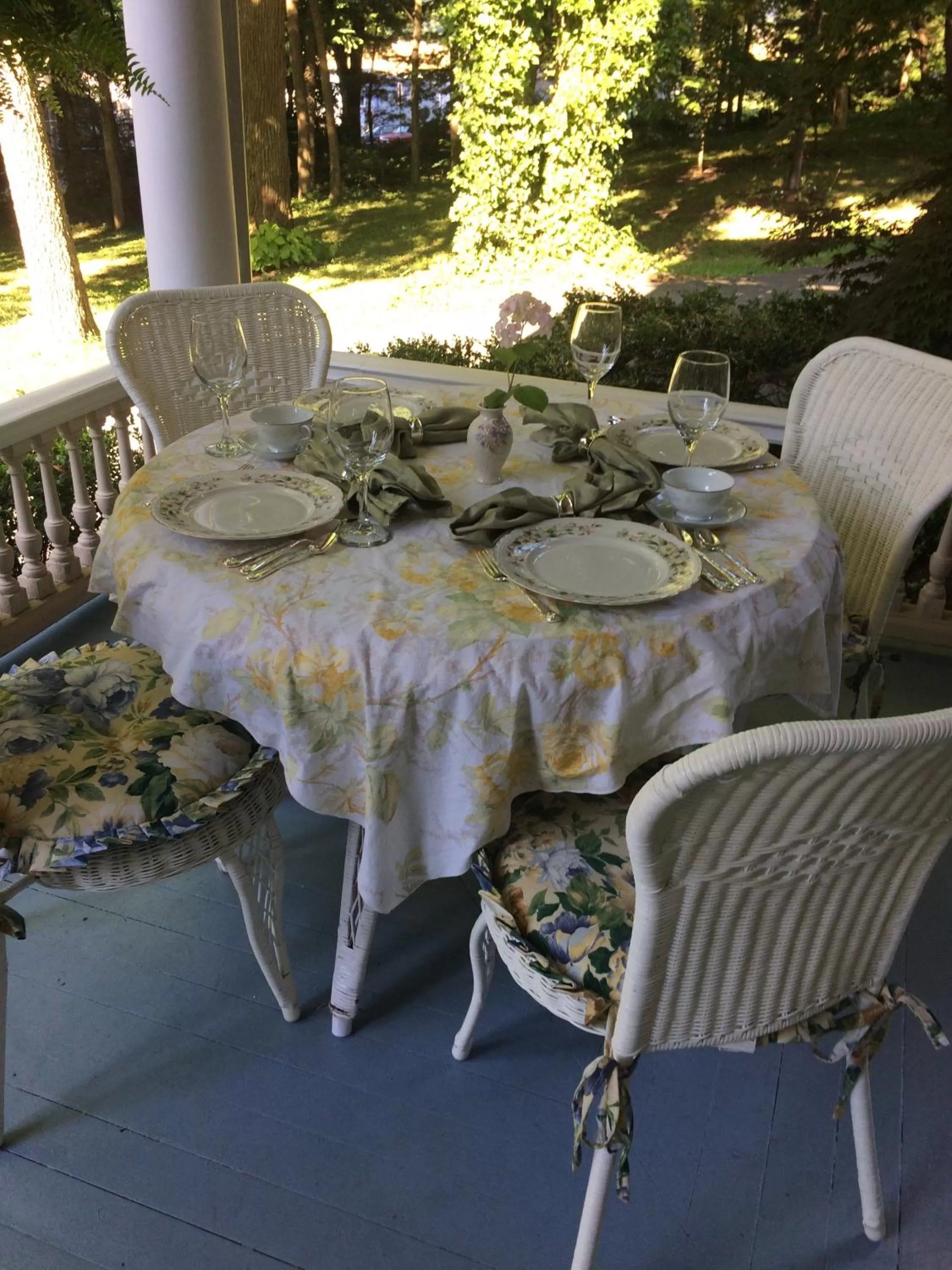 Dining area in Susquehanna Manor Inn