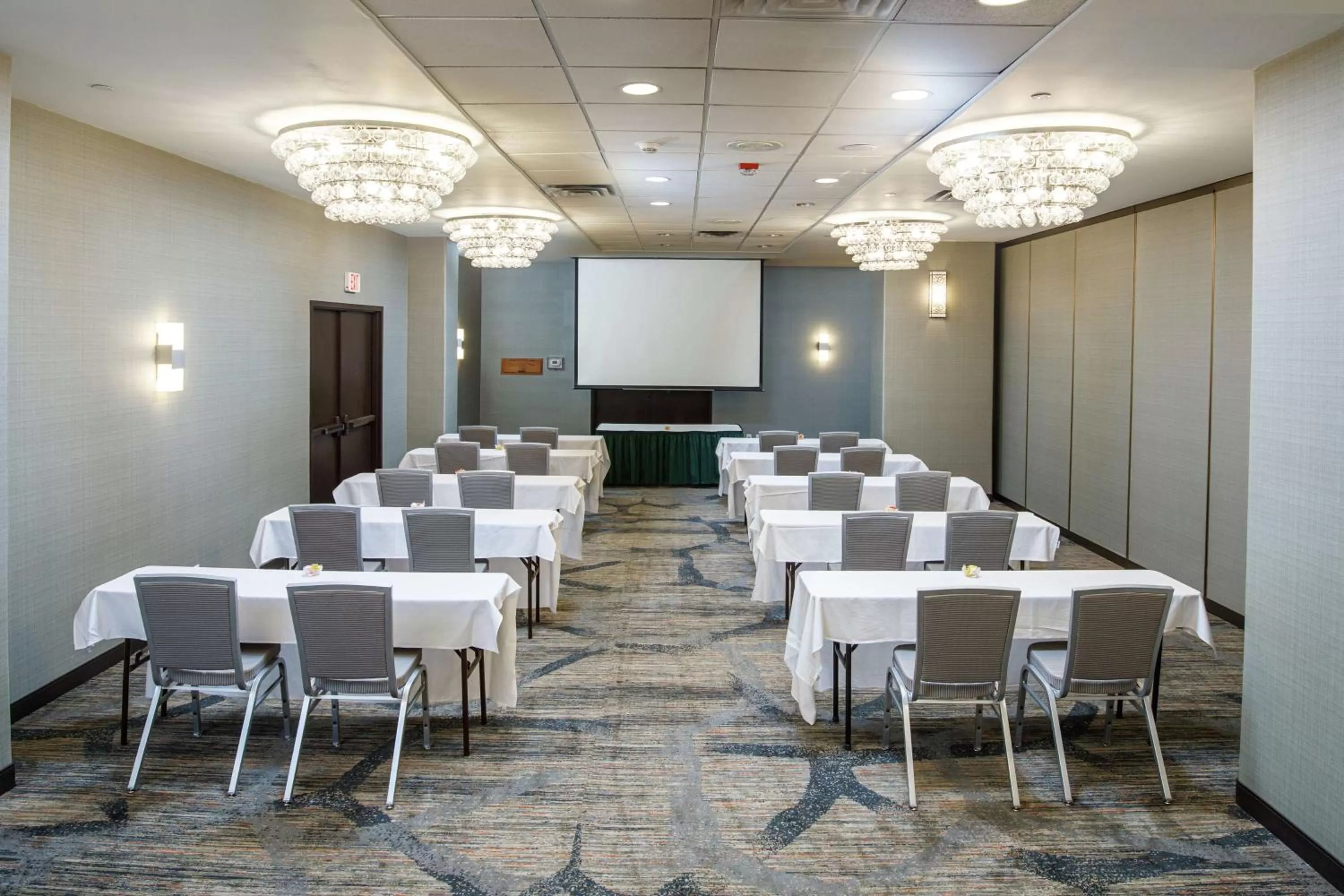 Meeting/conference room in DoubleTree by Hilton Appleton, WI