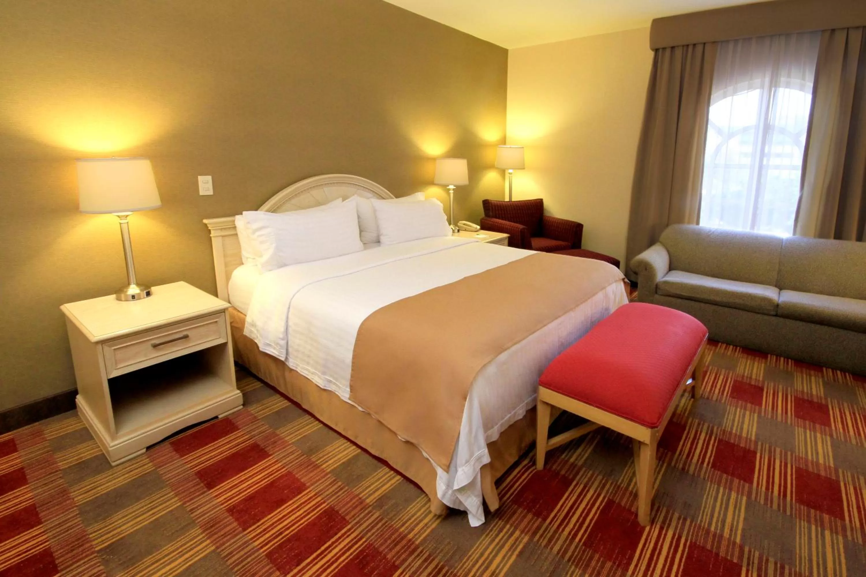 Photo of the whole room, Bed in Holiday Inn Monclova by IHG