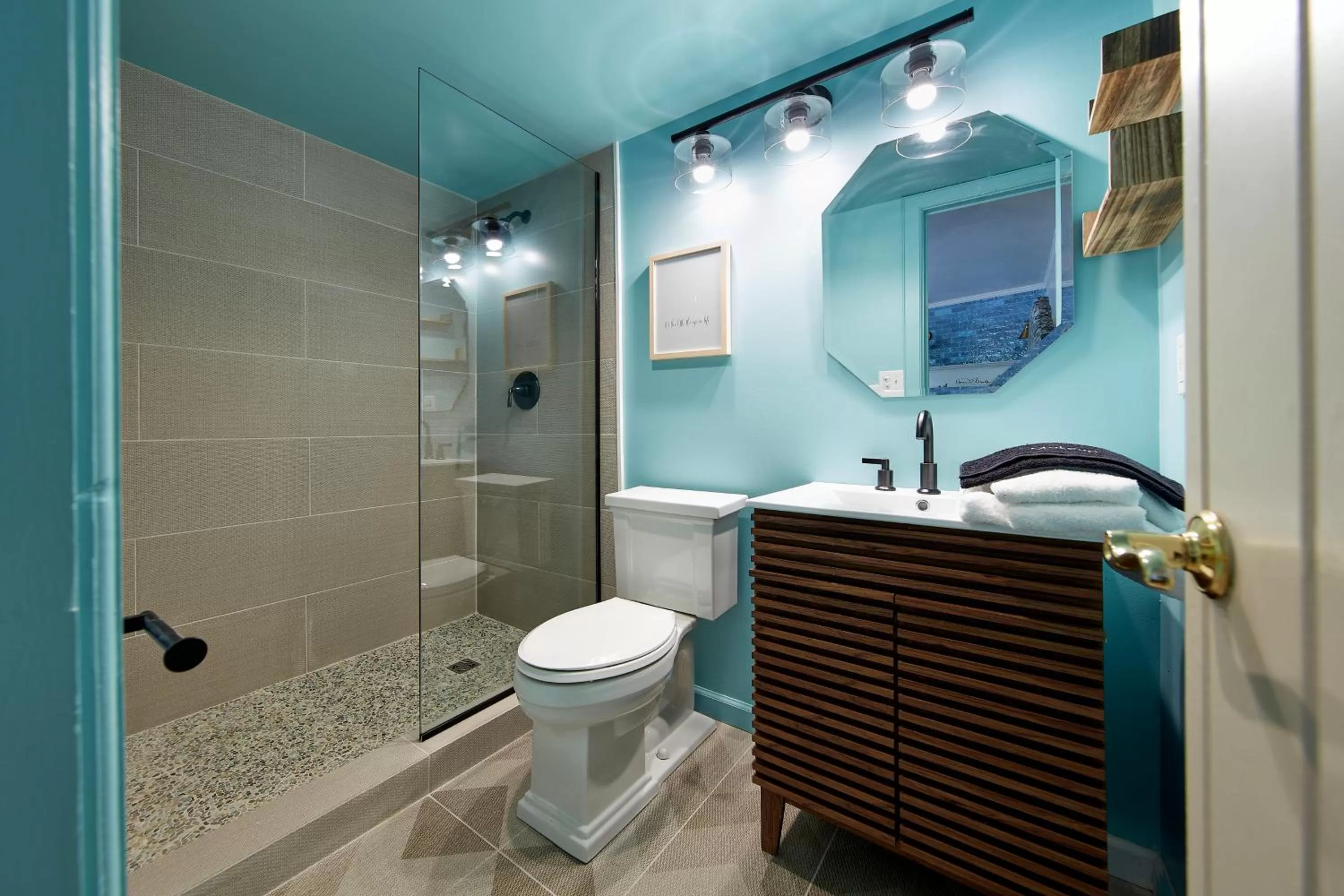 Bathroom in The Cornell Inn, Lenox & The Berkshires