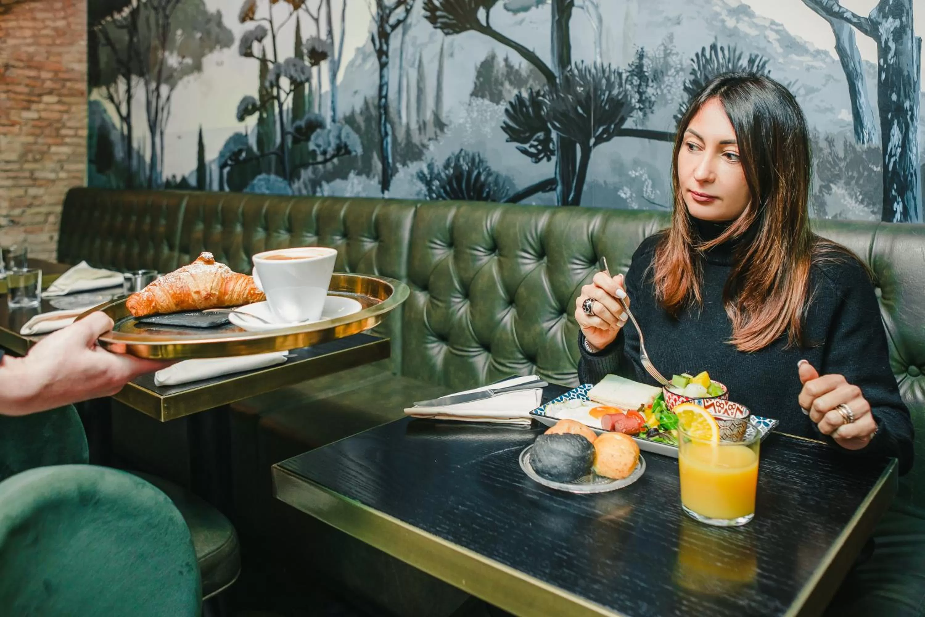 Restaurant/places to eat in Tree Charme Parliament Boutique Hotel