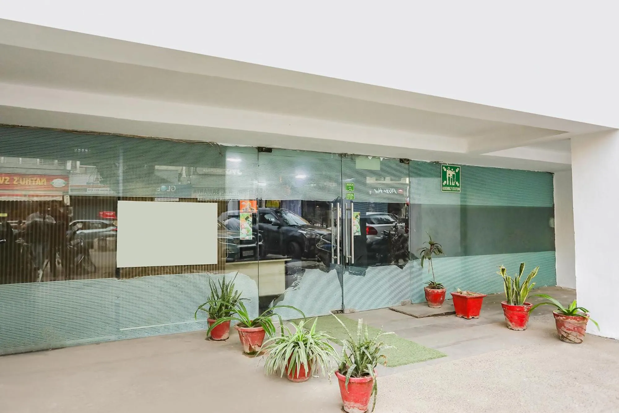 Facade/entrance in Via Lotus Palace