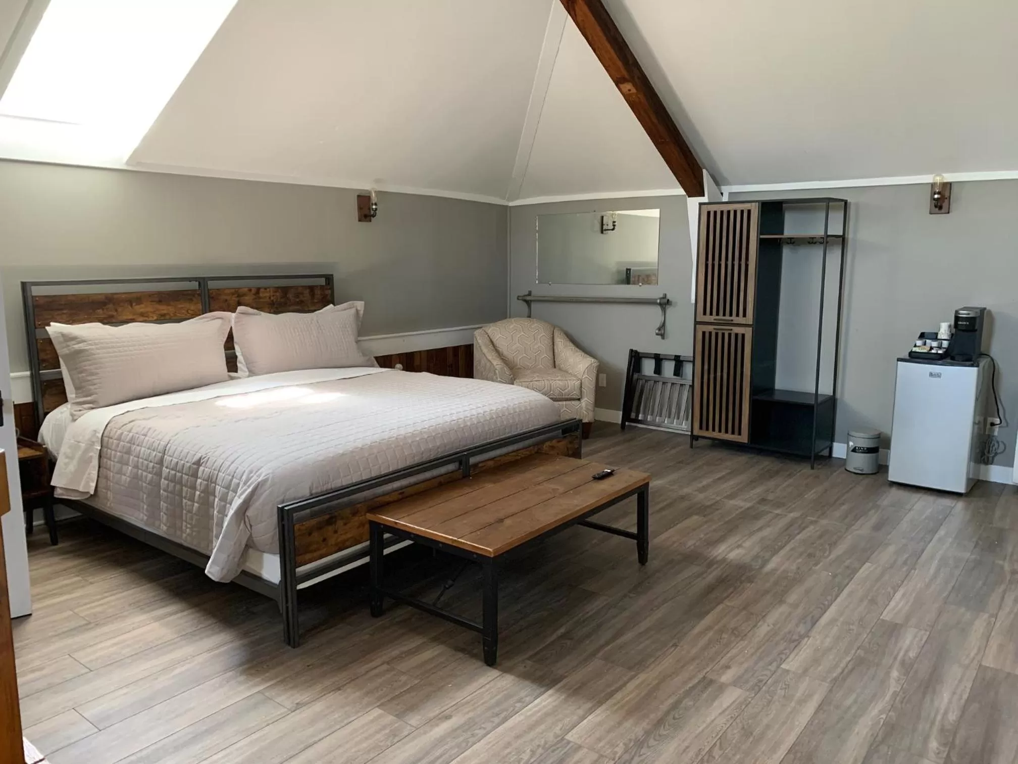 Bedroom, Bed in Cartier Mansion