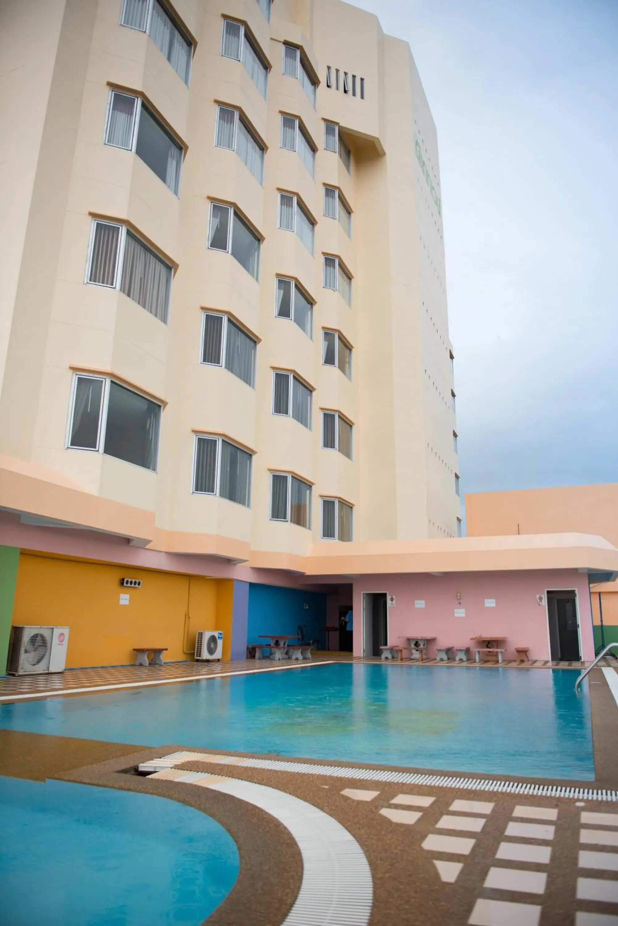 Property building in Phayao Gateway Hotel