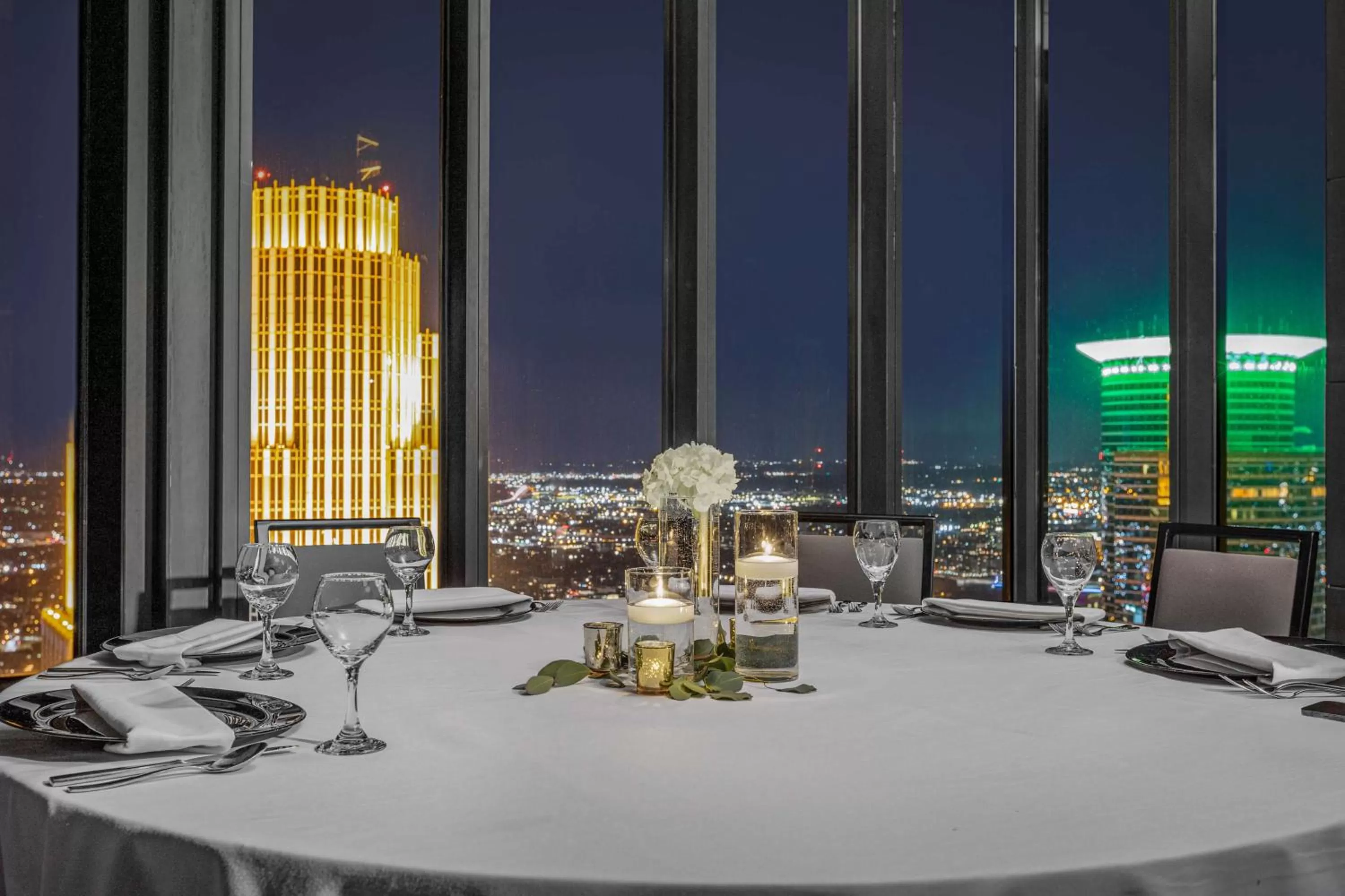 Meeting/conference room in The Marquette Hotel, Curio Collection by Hilton
