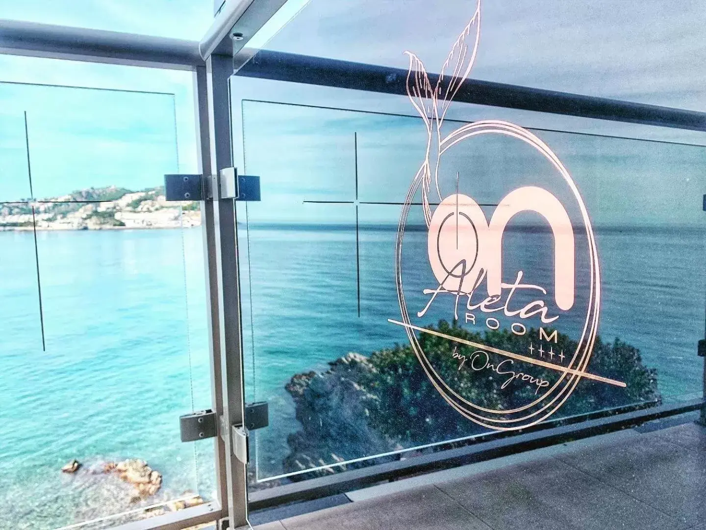 Double Room with Sea View in ON ALETA ROOM designed for adults Double Room with Sea View in ON ALETA ROOM designed for adults